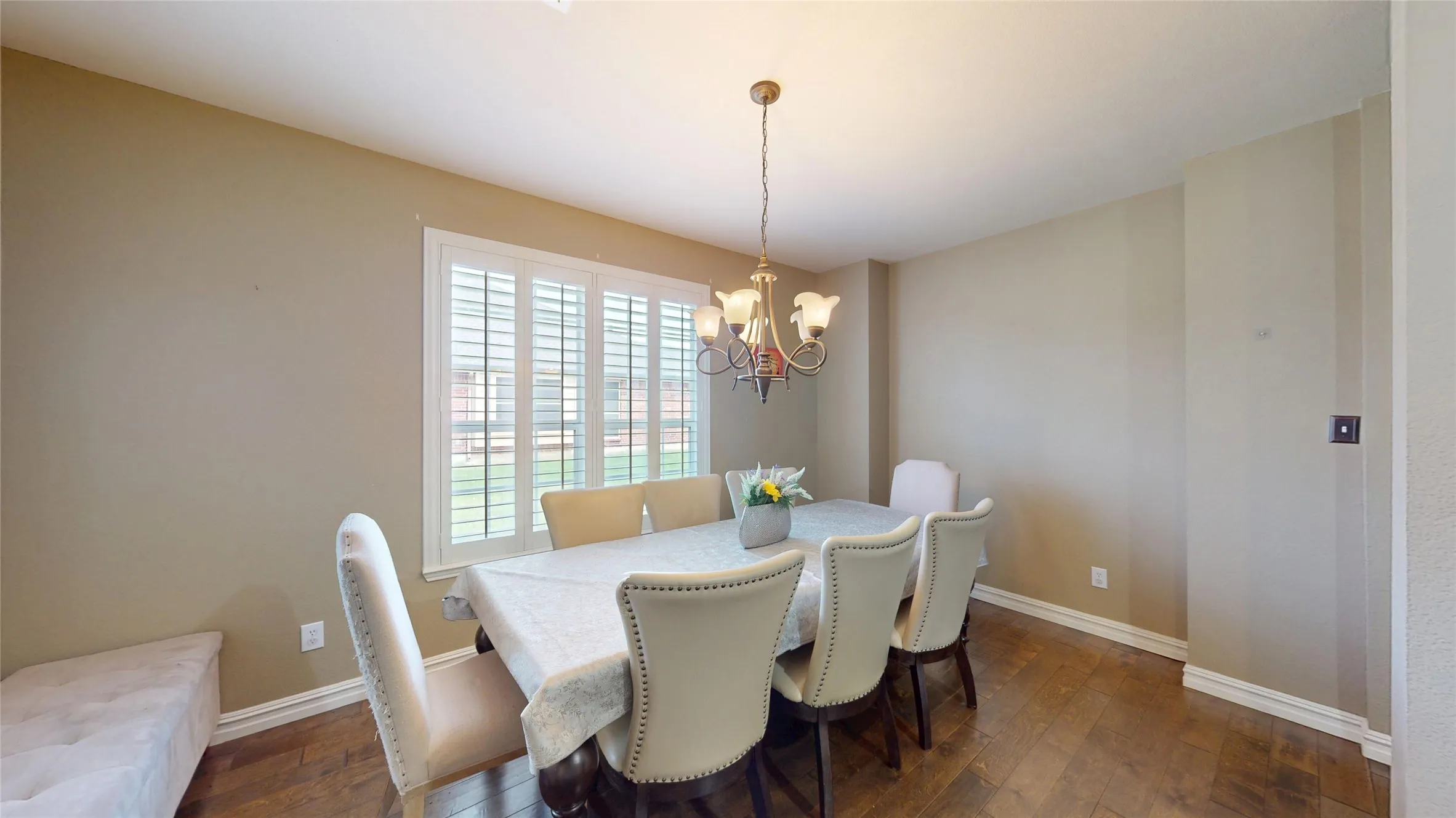 Single Family Residence For Sale in Tarrant County , 5848 Somerton Drive, Grand Prairie, Texas 75052, 4 Bedroom, 3 Bathroom, 3 Garage spaces, 3,063 Sqft, built in 2005, Preowned, mls#21258052, Real Estate Agent in Grand Prairie, Homes For Sale in Tarrant county, Homes For Sale in Grand Prairie, Realtor in Grand Prairie Texas, Real Estate Brokerage Independent Realty Texas, Luminita Cordes Realtor
