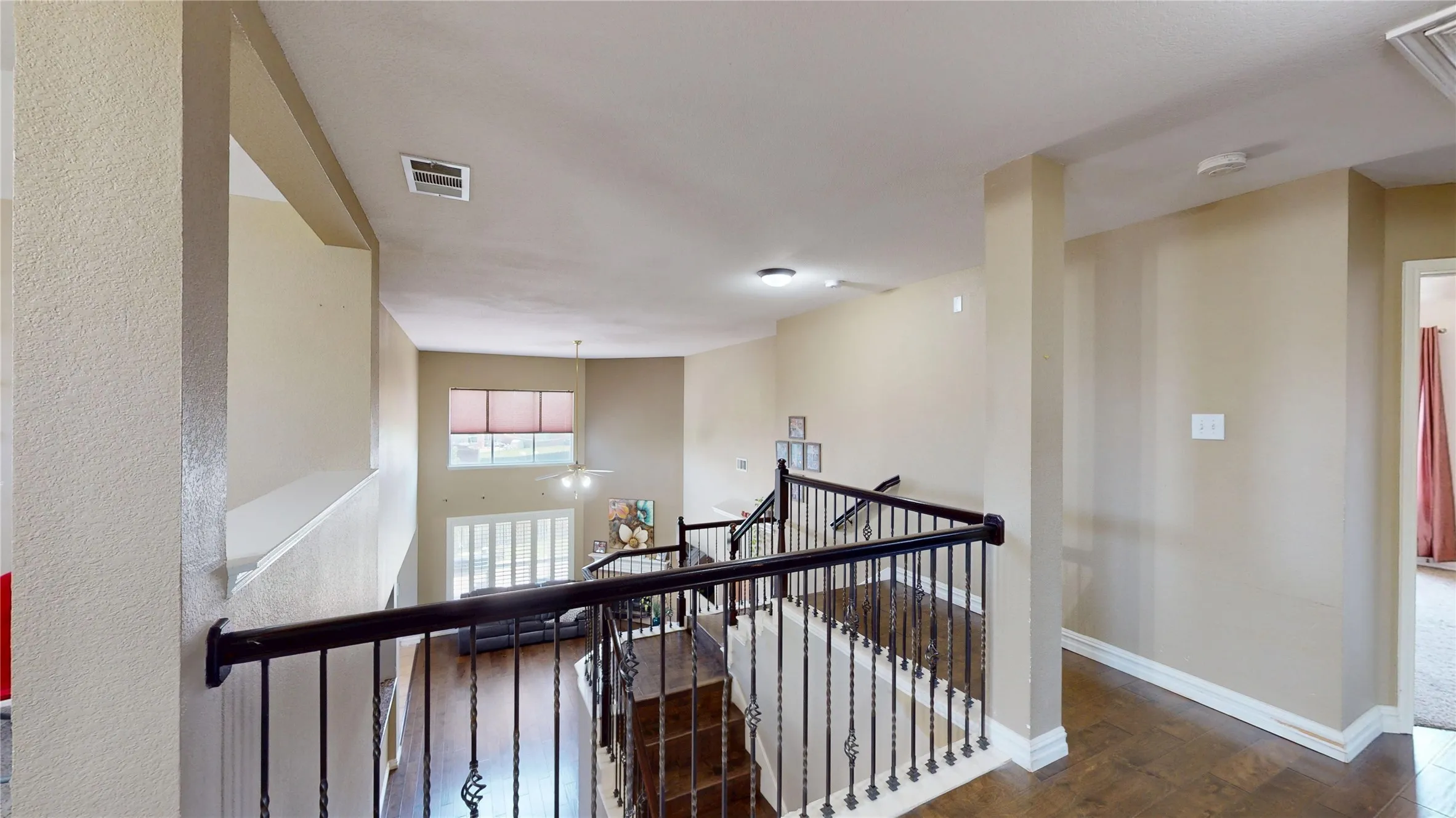 Single Family Residence For Sale in Tarrant County , 5848 Somerton Drive, Grand Prairie, Texas 75052, 4 Bedroom, 3 Bathroom, 3 Garage spaces, 3,063 Sqft, built in 2005, Preowned, mls#21258052, Real Estate Agent in Grand Prairie, Homes For Sale in Tarrant county, Homes For Sale in Grand Prairie, Realtor in Grand Prairie Texas, Real Estate Brokerage Independent Realty Texas, Luminita Cordes Realtor