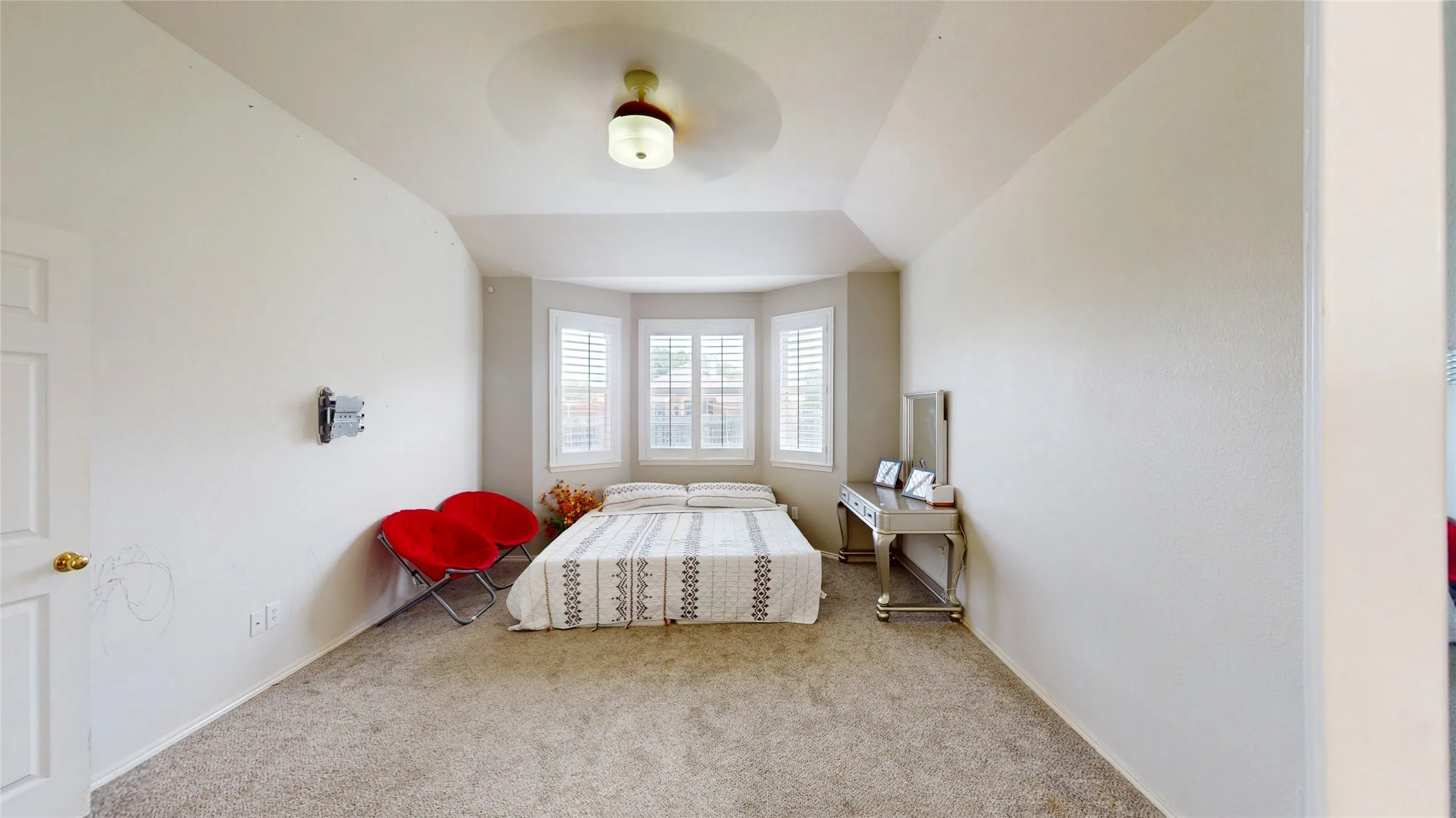 Single Family Residence For Sale in Tarrant County , 5848 Somerton Drive, Grand Prairie, Texas 75052, 4 Bedroom, 3 Bathroom, 3 Garage spaces, 3,063 Sqft, built in 2005, Preowned, mls#21258052, Real Estate Agent in Grand Prairie, Homes For Sale in Tarrant county, Homes For Sale in Grand Prairie, Realtor in Grand Prairie Texas, Real Estate Brokerage Independent Realty Texas, Luminita Cordes Realtor