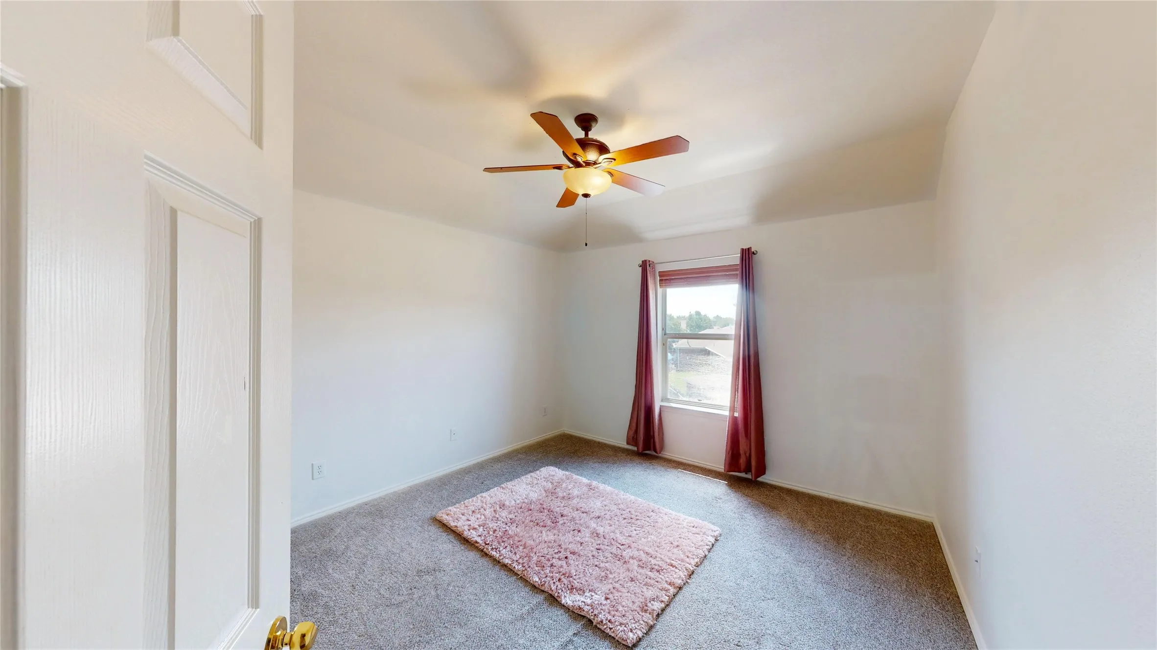 Single Family Residence For Sale in Tarrant County , 5848 Somerton Drive, Grand Prairie, Texas 75052, 4 Bedroom, 3 Bathroom, 3 Garage spaces, 3,063 Sqft, built in 2005, Preowned, mls#21258052, Real Estate Agent in Grand Prairie, Homes For Sale in Tarrant county, Homes For Sale in Grand Prairie, Realtor in Grand Prairie Texas, Real Estate Brokerage Independent Realty Texas, Luminita Cordes Realtor