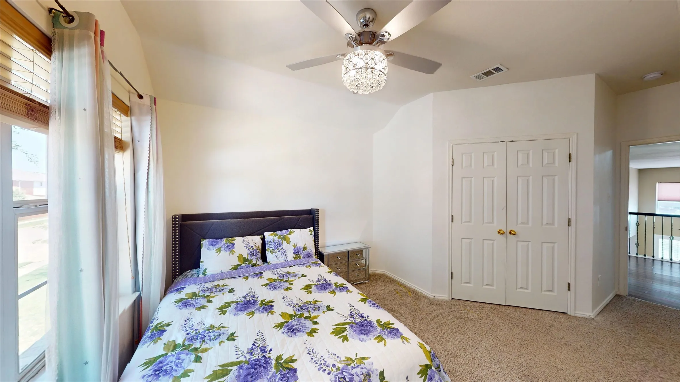 Single Family Residence For Sale in Tarrant County , 5848 Somerton Drive, Grand Prairie, Texas 75052, 4 Bedroom, 3 Bathroom, 3 Garage spaces, 3,063 Sqft, built in 2005, Preowned, mls#21258052, Real Estate Agent in Grand Prairie, Homes For Sale in Tarrant county, Homes For Sale in Grand Prairie, Realtor in Grand Prairie Texas, Real Estate Brokerage Independent Realty Texas, Luminita Cordes Realtor