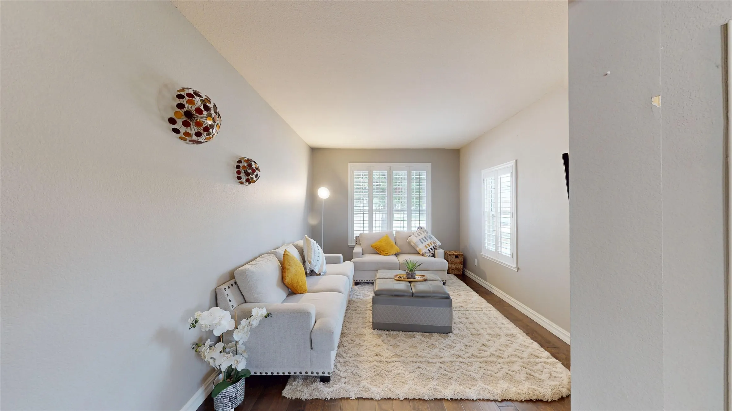 Single Family Residence For Sale in Tarrant County , 5848 Somerton Drive, Grand Prairie, Texas 75052, 4 Bedroom, 3 Bathroom, 3 Garage spaces, 3,063 Sqft, built in 2005, Preowned, mls#21258052, Real Estate Agent in Grand Prairie, Homes For Sale in Tarrant county, Homes For Sale in Grand Prairie, Realtor in Grand Prairie Texas, Real Estate Brokerage Independent Realty Texas, Luminita Cordes Realtor