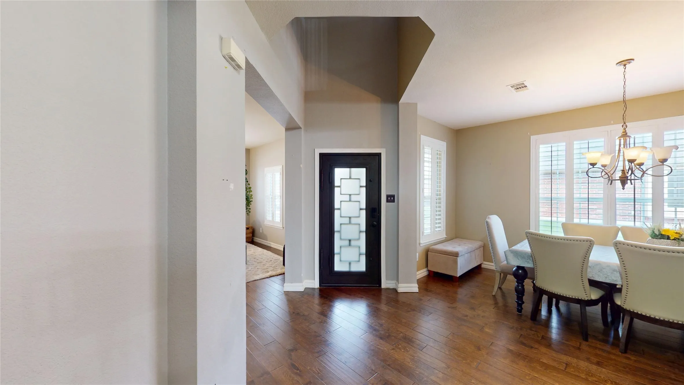Single Family Residence For Sale in Tarrant County , 5848 Somerton Drive, Grand Prairie, Texas 75052, 4 Bedroom, 3 Bathroom, 3 Garage spaces, 3,063 Sqft, built in 2005, Preowned, mls#21258052, Real Estate Agent in Grand Prairie, Homes For Sale in Tarrant county, Homes For Sale in Grand Prairie, Realtor in Grand Prairie Texas, Real Estate Brokerage Independent Realty Texas, Luminita Cordes Realtor