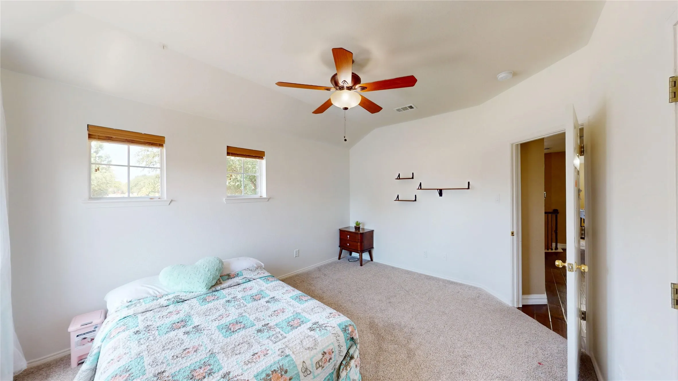 Single Family Residence For Sale in Tarrant County , 5848 Somerton Drive, Grand Prairie, Texas 75052, 4 Bedroom, 3 Bathroom, 3 Garage spaces, 3,063 Sqft, built in 2005, Preowned, mls#21258052, Real Estate Agent in Grand Prairie, Homes For Sale in Tarrant county, Homes For Sale in Grand Prairie, Realtor in Grand Prairie Texas, Real Estate Brokerage Independent Realty Texas, Luminita Cordes Realtor
