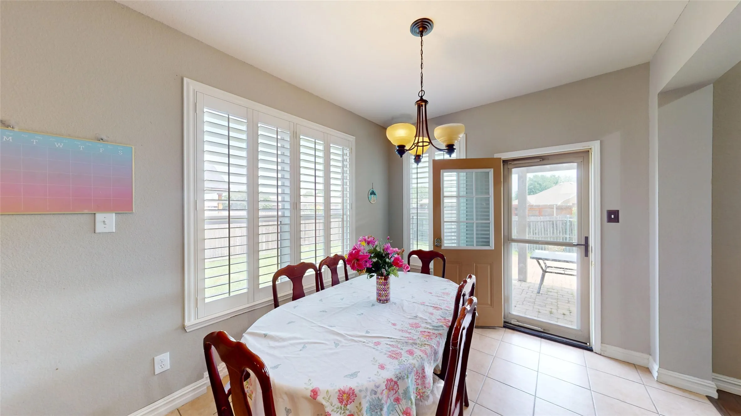 Single Family Residence For Sale in Tarrant County , 5848 Somerton Drive, Grand Prairie, Texas 75052, 4 Bedroom, 3 Bathroom, 3 Garage spaces, 3,063 Sqft, built in 2005, Preowned, mls#21258052, Real Estate Agent in Grand Prairie, Homes For Sale in Tarrant county, Homes For Sale in Grand Prairie, Realtor in Grand Prairie Texas, Real Estate Brokerage Independent Realty Texas, Luminita Cordes Realtor