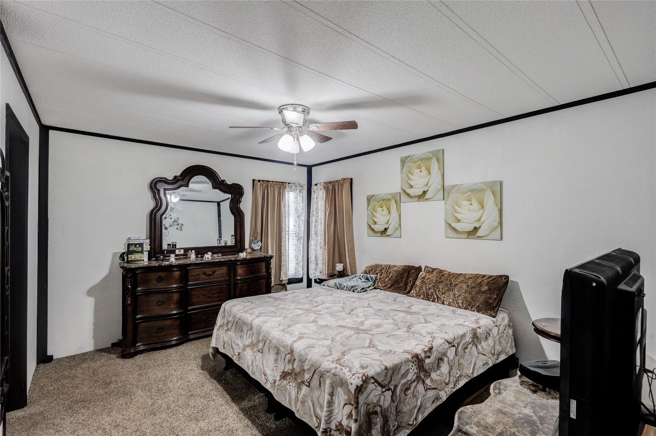 Manufactured Home For Sale in Johnson County , 5716 Thousand Oaks Drive, Joshua, Texas 76058, 3 Bedroom, 2 Bathroom, Garage spaces, 1,344 Sqft, built in 1974, Preowned, Price $308,000, mls#21256059, Real Estate Agent in Joshua, Homes For Sale in Johnson county, Homes For Sale in Joshua, Realtor in Joshua Texas, Real Estate Brokerage Independent Realty Texas, Luminita Cordes Realtor