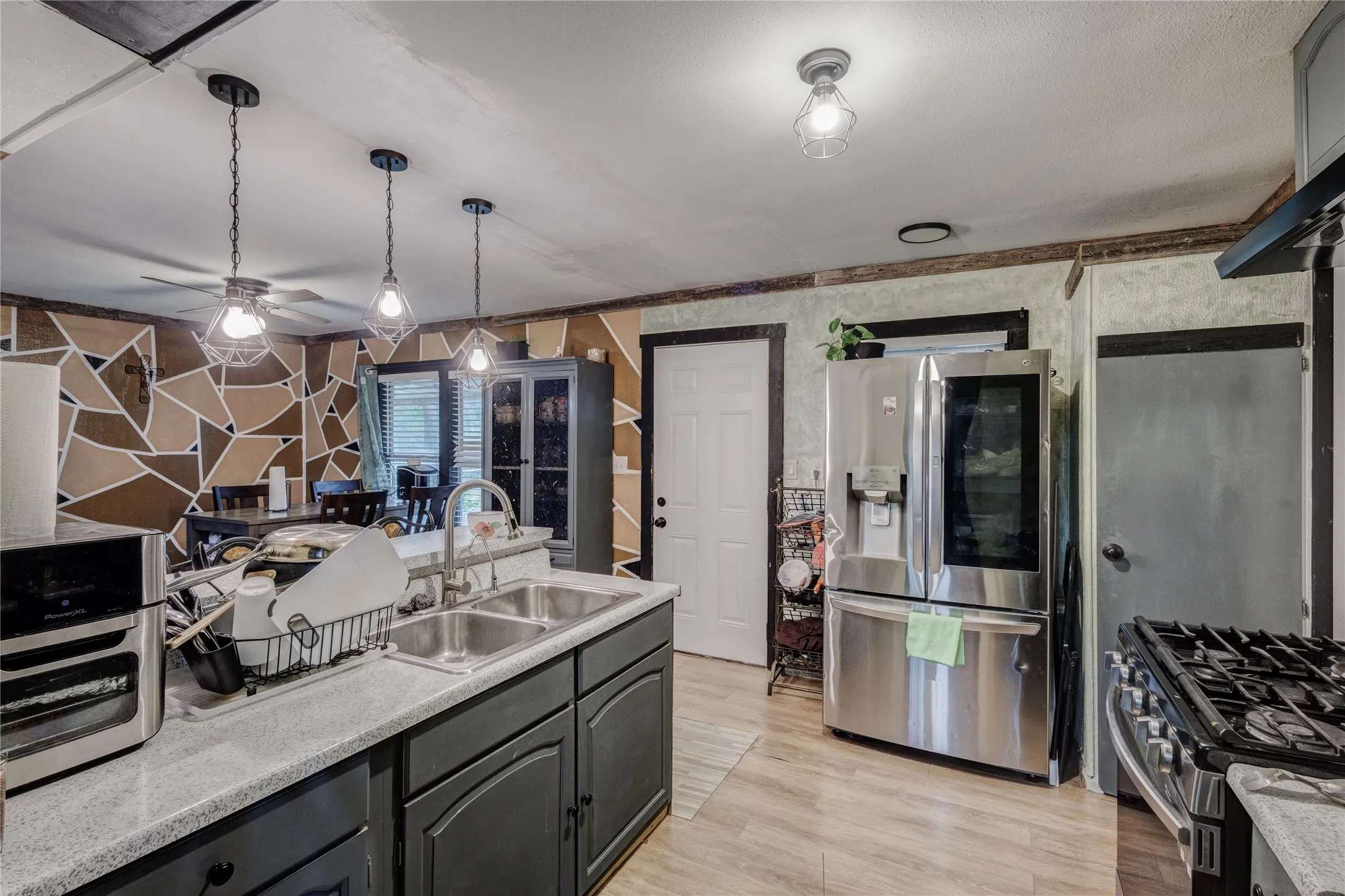 Manufactured Home For Sale in Johnson County , 5716 Thousand Oaks Drive, Joshua, Texas 76058, 3 Bedroom, 2 Bathroom, Garage spaces, 1,344 Sqft, built in 1974, Preowned, Price $308,000, mls#21256059, Real Estate Agent in Joshua, Homes For Sale in Johnson county, Homes For Sale in Joshua, Realtor in Joshua Texas, Real Estate Brokerage Independent Realty Texas, Luminita Cordes Realtor