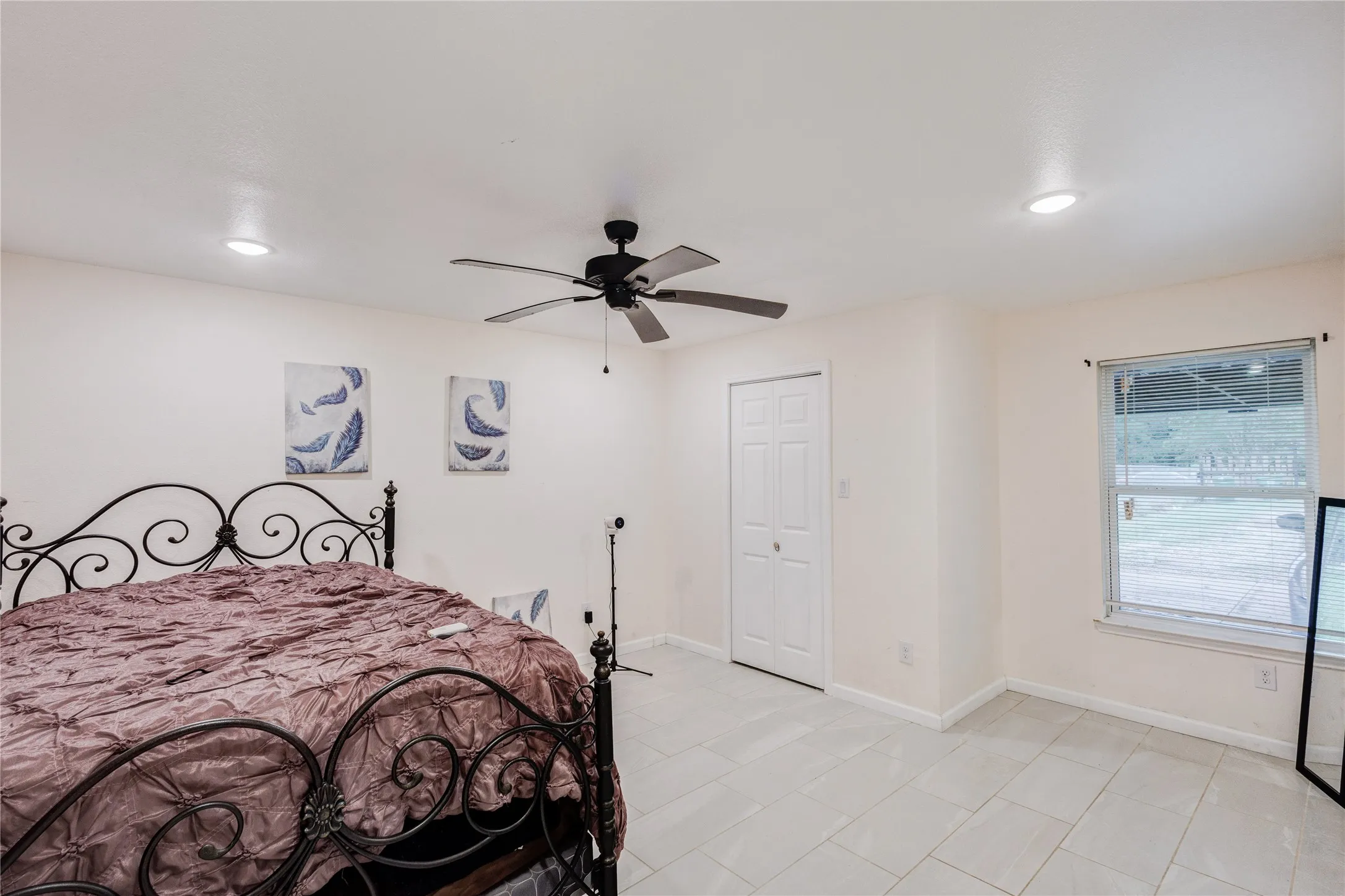 Manufactured Home For Sale in Johnson County , 5716 Thousand Oaks Drive, Joshua, Texas 76058, 3 Bedroom, 2 Bathroom, Garage spaces, 1,344 Sqft, built in 1974, Preowned, Price $308,000, mls#21256059, Real Estate Agent in Joshua, Homes For Sale in Johnson county, Homes For Sale in Joshua, Realtor in Joshua Texas, Real Estate Brokerage Independent Realty Texas, Luminita Cordes Realtor
