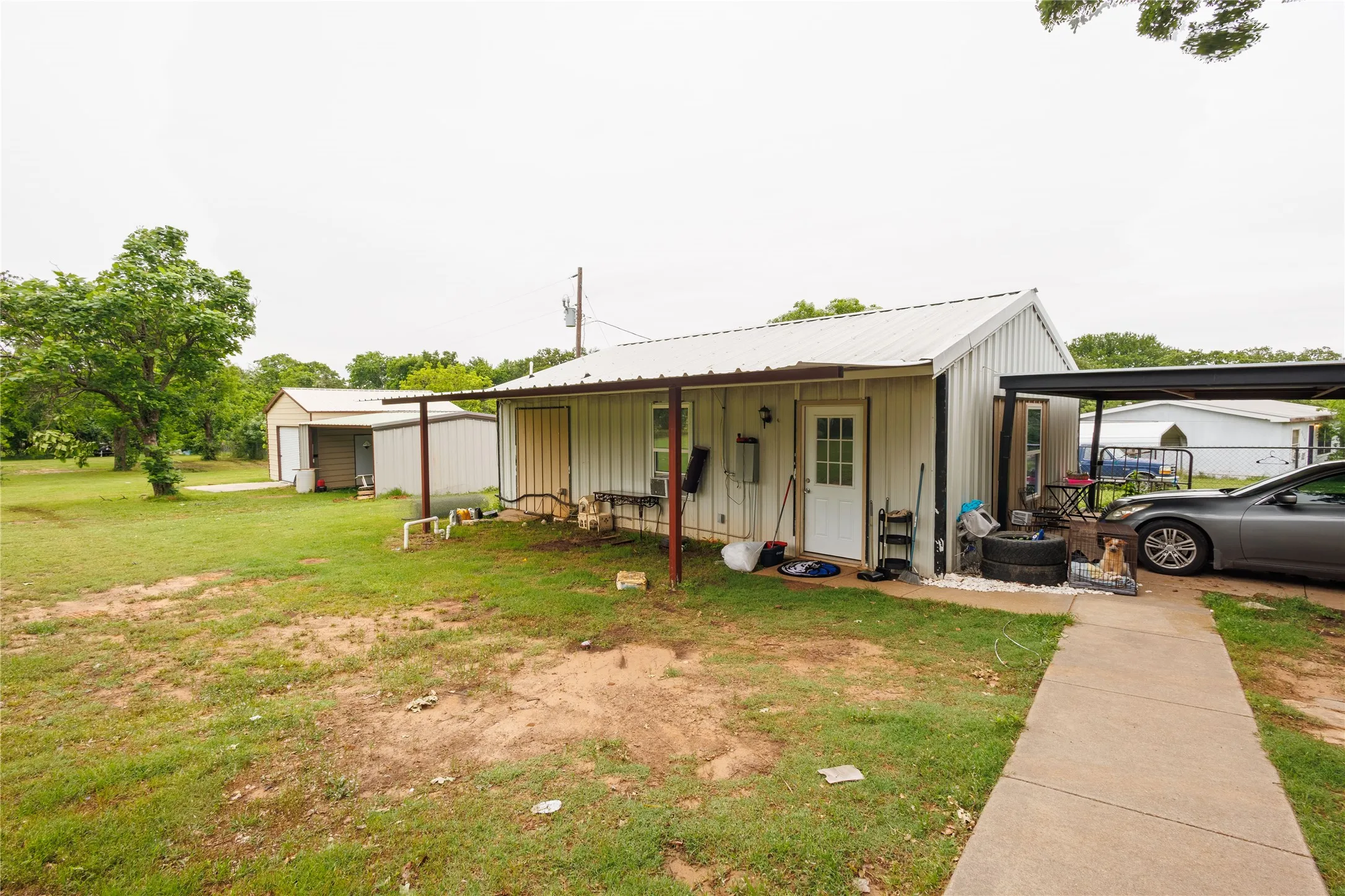 Manufactured Home For Sale in Johnson County , 5716 Thousand Oaks Drive, Joshua, Texas 76058, 3 Bedroom, 2 Bathroom, Garage spaces, 1,344 Sqft, built in 1974, Preowned, Price $308,000, mls#21256059, Real Estate Agent in Joshua, Homes For Sale in Johnson county, Homes For Sale in Joshua, Realtor in Joshua Texas, Real Estate Brokerage Independent Realty Texas, Luminita Cordes Realtor