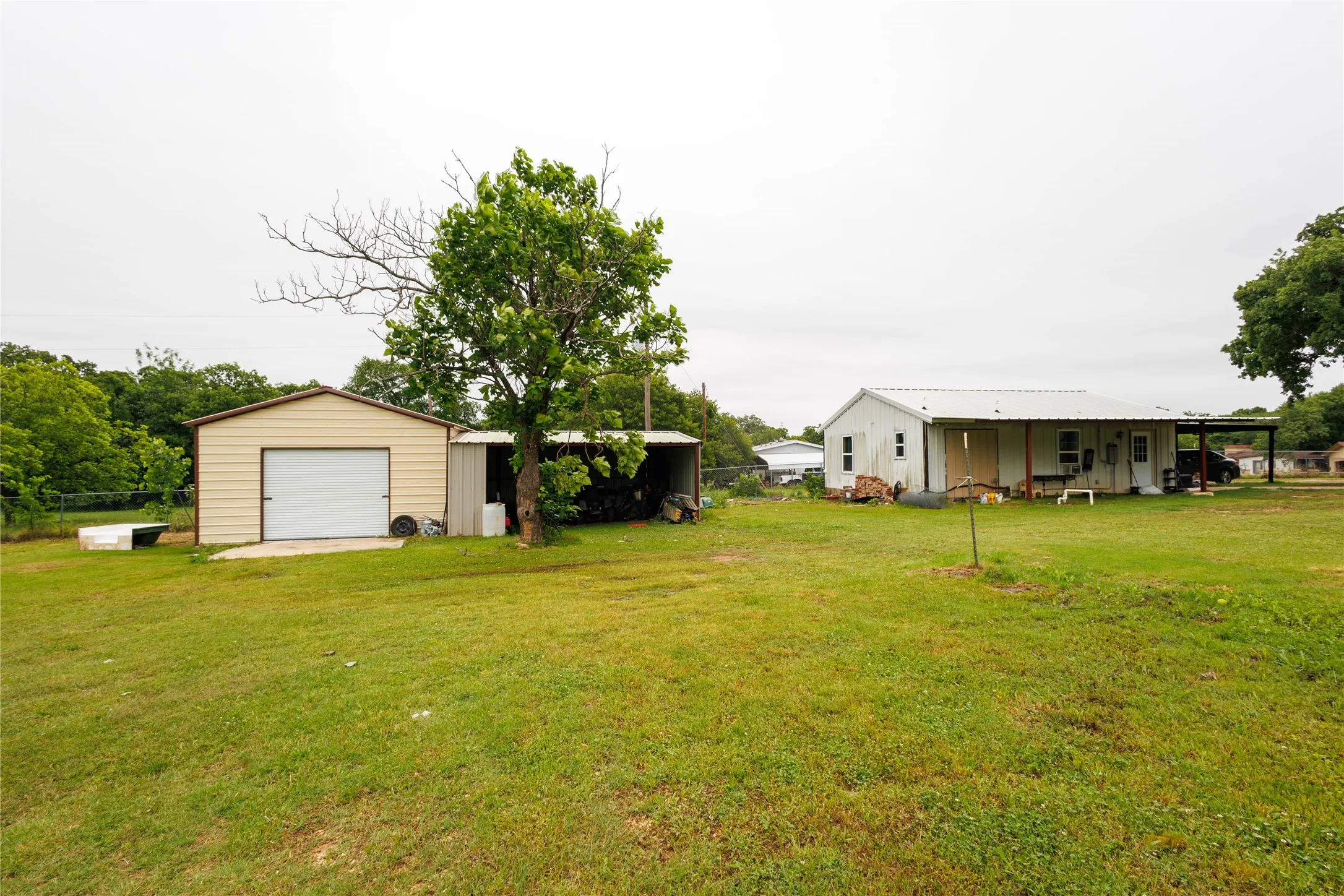Manufactured Home For Sale in Johnson County , 5716 Thousand Oaks Drive, Joshua, Texas 76058, 3 Bedroom, 2 Bathroom, Garage spaces, 1,344 Sqft, built in 1974, Preowned, Price $308,000, mls#21256059, Real Estate Agent in Joshua, Homes For Sale in Johnson county, Homes For Sale in Joshua, Realtor in Joshua Texas, Real Estate Brokerage Independent Realty Texas, Luminita Cordes Realtor