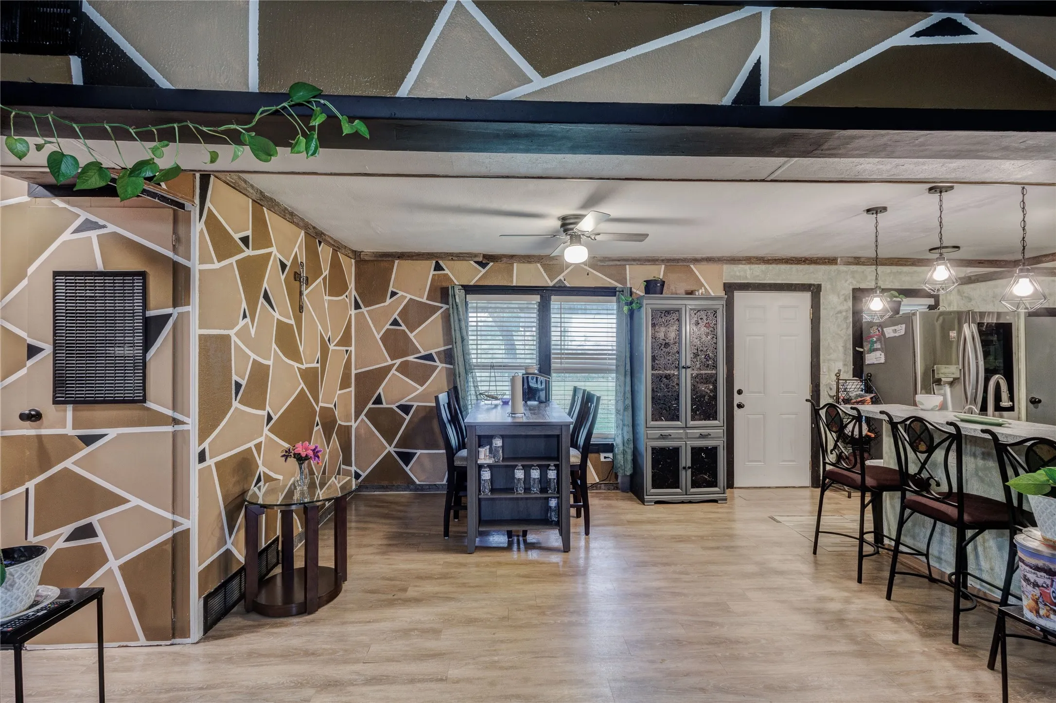 Manufactured Home For Sale in Johnson County , 5716 Thousand Oaks Drive, Joshua, Texas 76058, 3 Bedroom, 2 Bathroom, Garage spaces, 1,344 Sqft, built in 1974, Preowned, Price $308,000, mls#21256059, Real Estate Agent in Joshua, Homes For Sale in Johnson county, Homes For Sale in Joshua, Realtor in Joshua Texas, Real Estate Brokerage Independent Realty Texas, Luminita Cordes Realtor