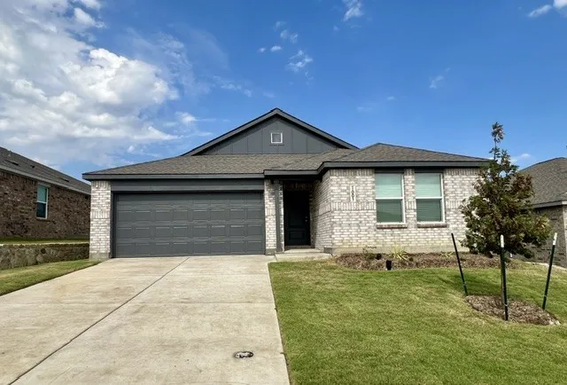 Single Family Residence For Sale in Grayson County , 1001 Cole Street, Howe, Texas 75459, 3 Bedroom, 2 Bathroom, 2 Garage spaces, 1,621 Sqft, built in 2026, New Construction - Incomplete, mls#21258132, Real Estate Agent in Howe, Homes For Sale in Grayson county, Homes For Sale in Howe, Realtor in Howe Texas, Real Estate Brokerage Independent Realty Texas, Luminita Cordes Realtor