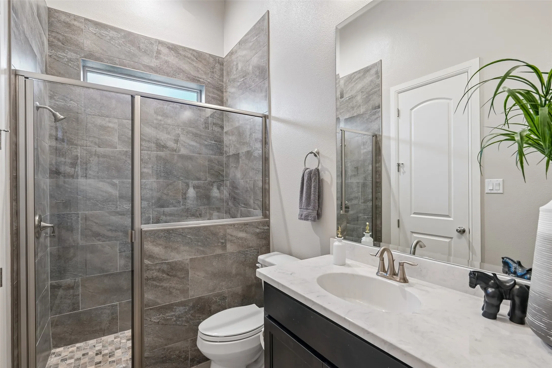 Single Family Residence For Sale in Tarrant County , 1657 Florence Road, Keller, Texas 76262, 4 Bedroom, 6 Bathroom, 2 Garage spaces, 4,345 Sqft, built in 2018, Preowned, mls#21246642, Real Estate Agent in Keller, Homes For Sale in Tarrant county, Homes For Sale in Keller, Realtor in Keller Texas, Real Estate Brokerage Independent Realty Texas, Luminita Cordes Realtor