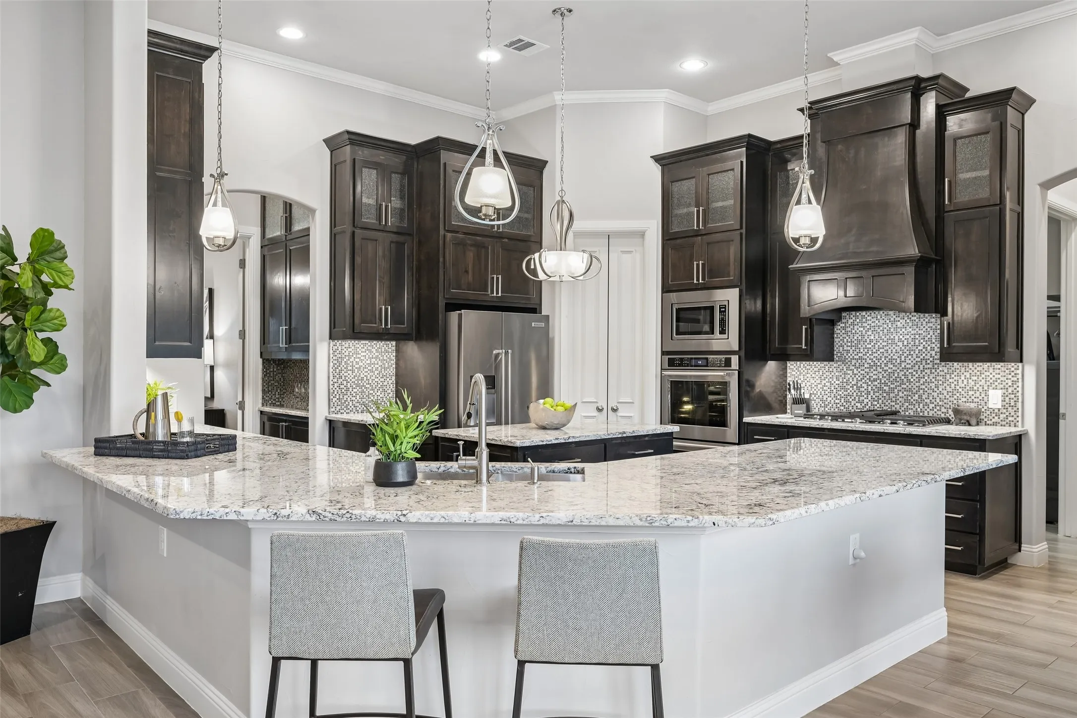 Single Family Residence For Sale in Tarrant County , 1657 Florence Road, Keller, Texas 76262, 4 Bedroom, 6 Bathroom, 2 Garage spaces, 4,345 Sqft, built in 2018, Preowned, mls#21246642, Real Estate Agent in Keller, Homes For Sale in Tarrant county, Homes For Sale in Keller, Realtor in Keller Texas, Real Estate Brokerage Independent Realty Texas, Luminita Cordes Realtor