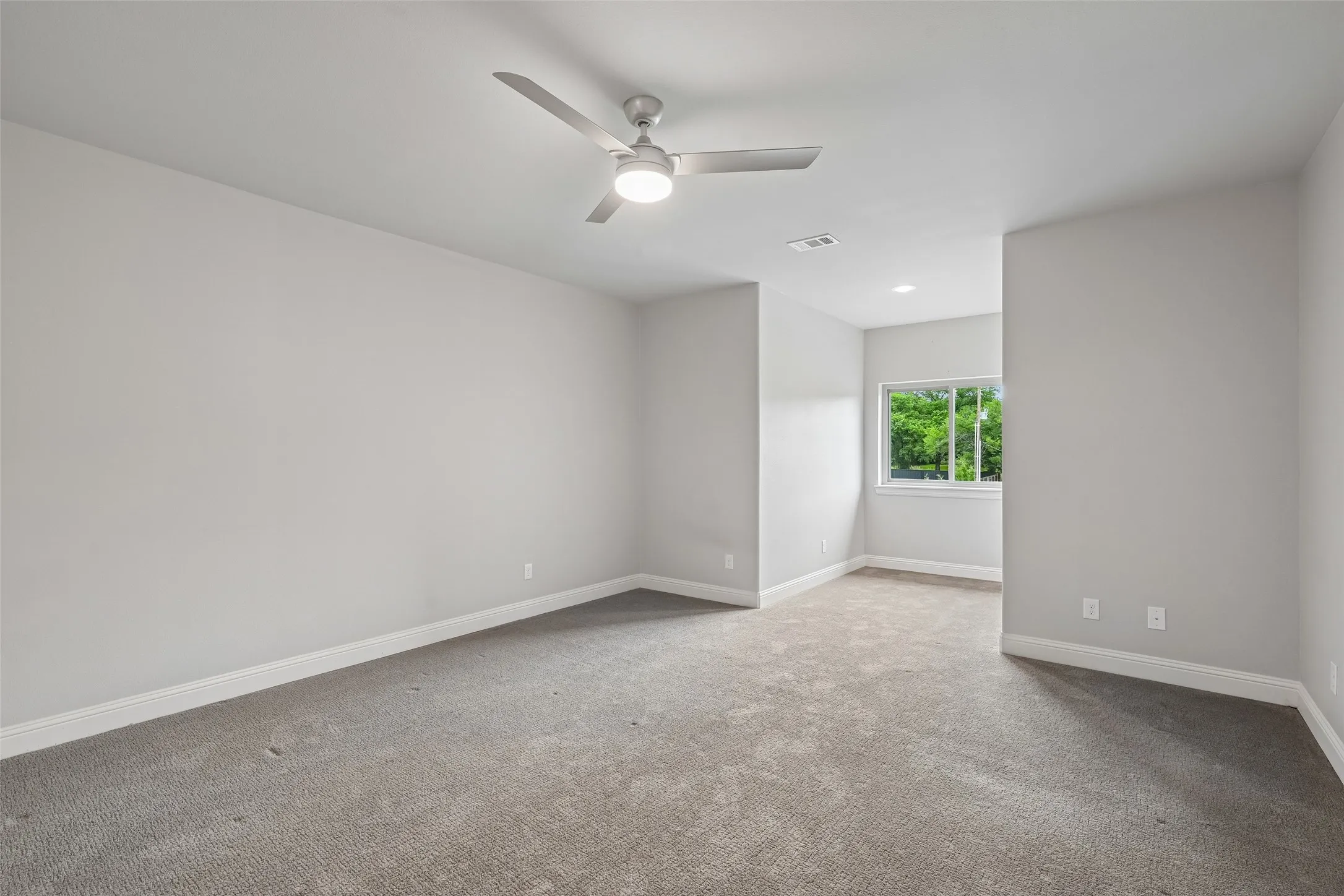 Single Family Residence For Sale in Tarrant County , 1657 Florence Road, Keller, Texas 76262, 4 Bedroom, 6 Bathroom, 2 Garage spaces, 4,345 Sqft, built in 2018, Preowned, mls#21246642, Real Estate Agent in Keller, Homes For Sale in Tarrant county, Homes For Sale in Keller, Realtor in Keller Texas, Real Estate Brokerage Independent Realty Texas, Luminita Cordes Realtor