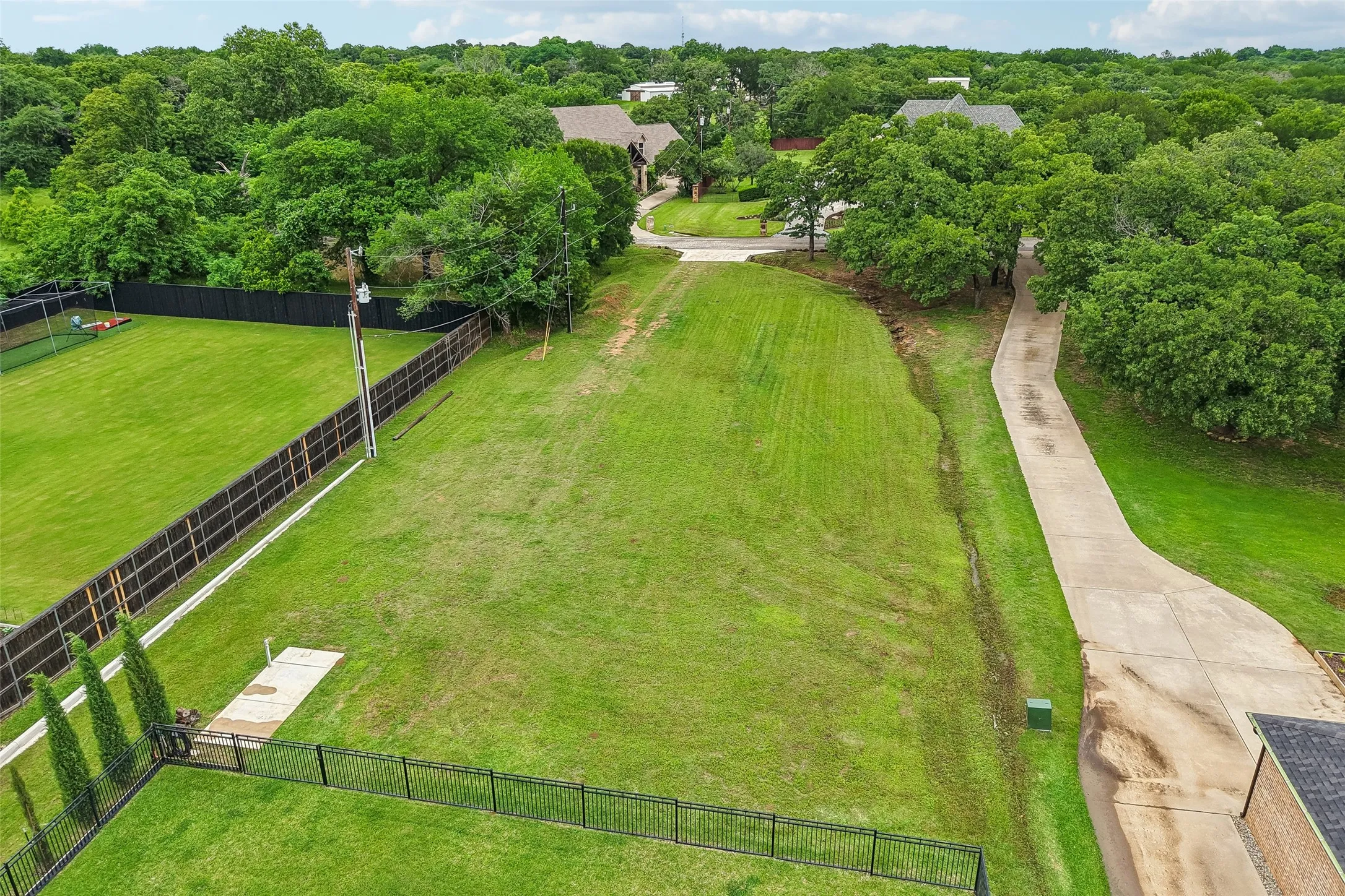 Single Family Residence For Sale in Tarrant County , 1657 Florence Road, Keller, Texas 76262, 4 Bedroom, 6 Bathroom, 2 Garage spaces, 4,345 Sqft, built in 2018, Preowned, mls#21246642, Real Estate Agent in Keller, Homes For Sale in Tarrant county, Homes For Sale in Keller, Realtor in Keller Texas, Real Estate Brokerage Independent Realty Texas, Luminita Cordes Realtor