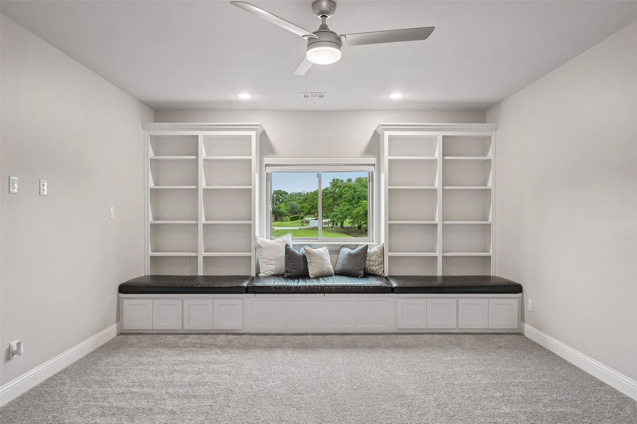 Single Family Residence For Sale in Tarrant County , 1657 Florence Road, Keller, Texas 76262, 4 Bedroom, 6 Bathroom, 2 Garage spaces, 4,345 Sqft, built in 2018, Preowned, mls#21246642, Real Estate Agent in Keller, Homes For Sale in Tarrant county, Homes For Sale in Keller, Realtor in Keller Texas, Real Estate Brokerage Independent Realty Texas, Luminita Cordes Realtor