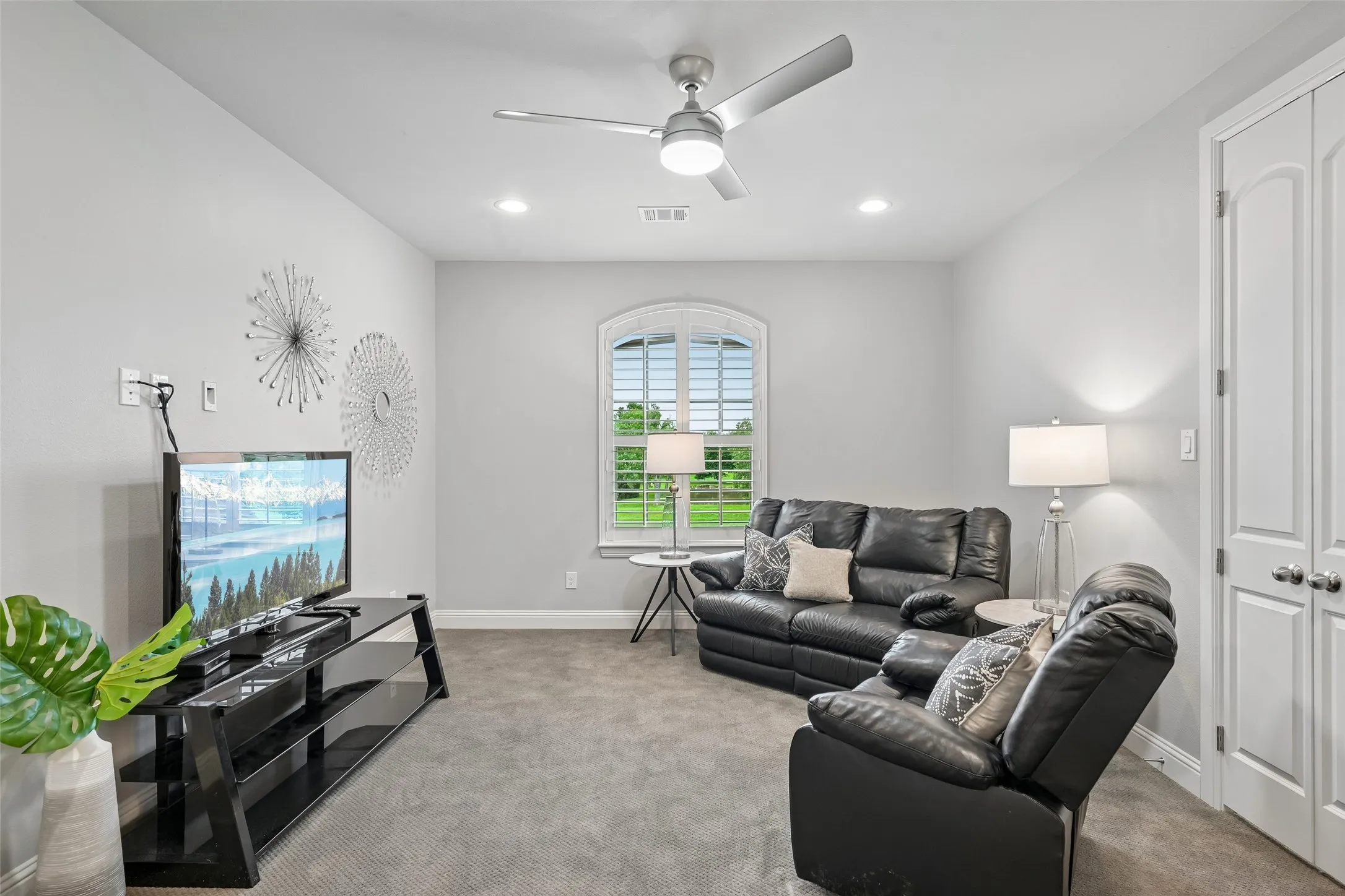Single Family Residence For Sale in Tarrant County , 1657 Florence Road, Keller, Texas 76262, 4 Bedroom, 6 Bathroom, 2 Garage spaces, 4,345 Sqft, built in 2018, Preowned, mls#21246642, Real Estate Agent in Keller, Homes For Sale in Tarrant county, Homes For Sale in Keller, Realtor in Keller Texas, Real Estate Brokerage Independent Realty Texas, Luminita Cordes Realtor