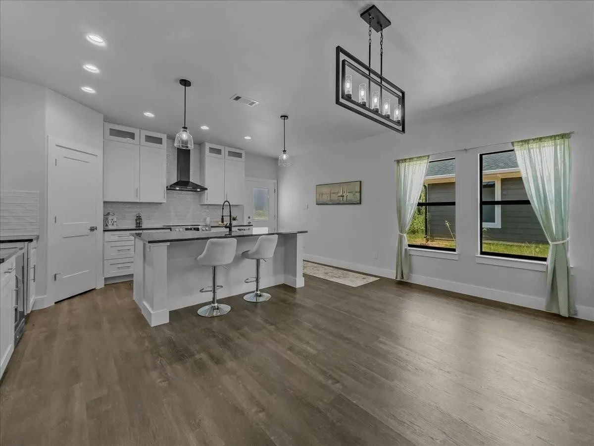 Single Family Residence For Sale in Hood County , 3612 Broken Bow Drive, Granbury, Texas 76048, 3 Bedrooms, 2 Bathrooms, 2 Garage spaces, 1,541 Sqft, built in 2025, New Construction - Complete, Price $349,800, mls#21258152, Real Estate Agent in Granbury, Homes For Sale in Hood county, Homes For Sale in Granbury, Realtor in Granbury Texas, Real Estate Brokerage Independent Realty Texas, Luminita Cordes Realtor