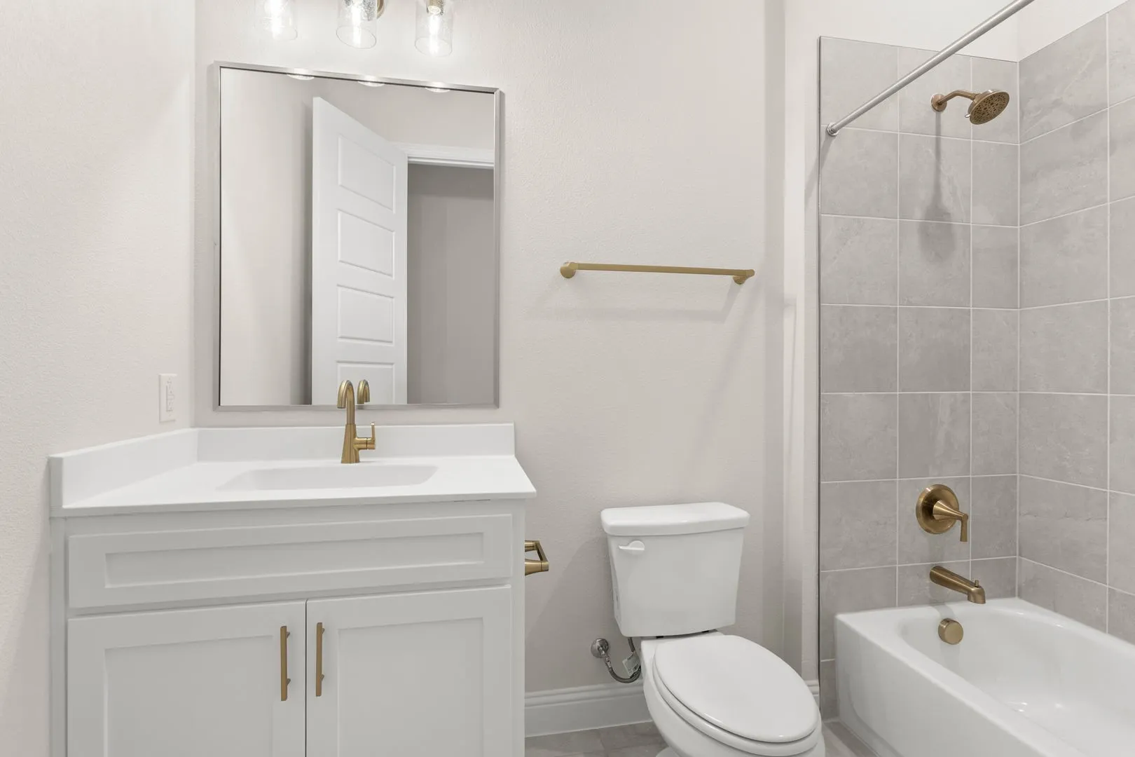 9016 Dovetail-Bathroom-2