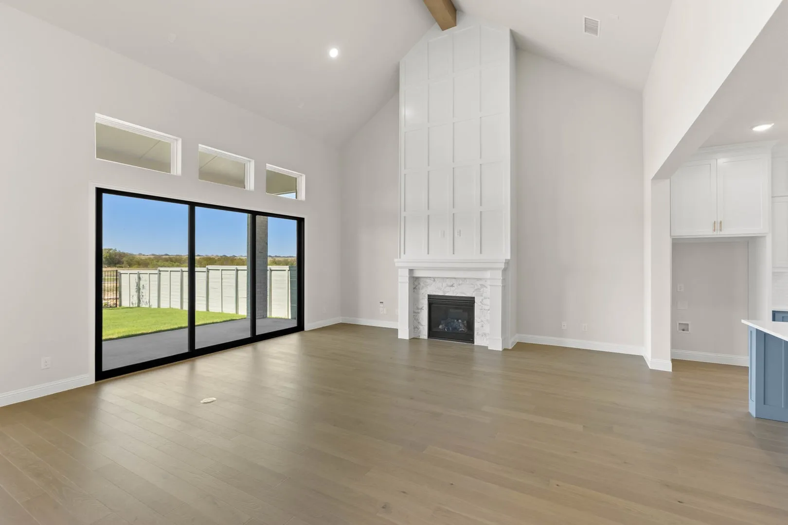 9016 Dovetail-Living Room-1