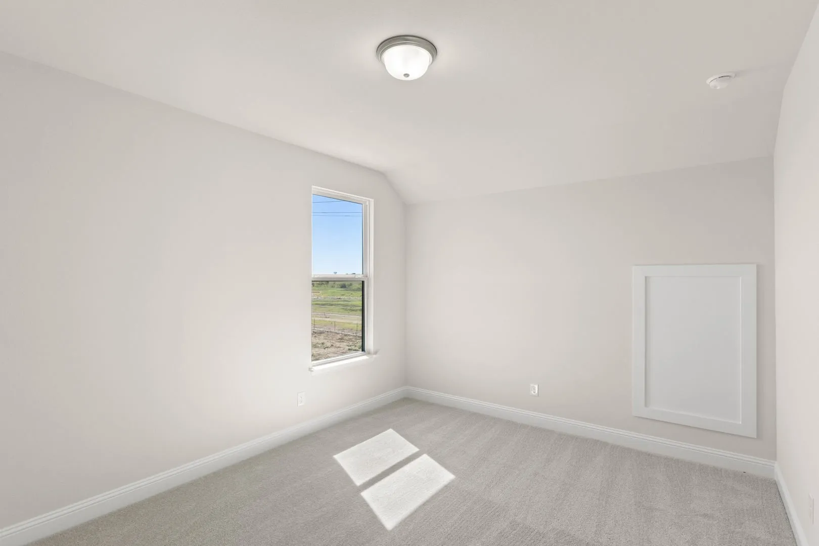 9016 Dovetail-Bedroom-3