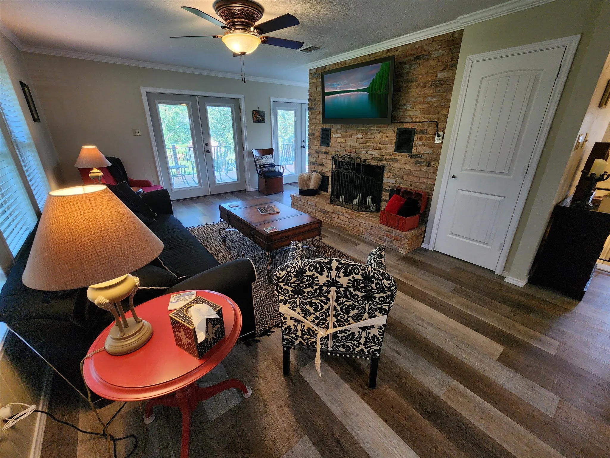 Single Family Residence For Sale in Henderson County , 542 Wildewood Drive, Chandler, Texas 75758, 3 Bedrooms, 2 Bathrooms, Garage spaces, 2,100 Sqft, built in 1977, Price $495,000, mls#21256590, Real Estate Agent in Chandler, Homes For Sale in Henderson county, Homes For Sale in Chandler, Realtor in Chandler Texas, Real Estate Brokerage Independent Realty Texas, Luminita Cordes Realtor