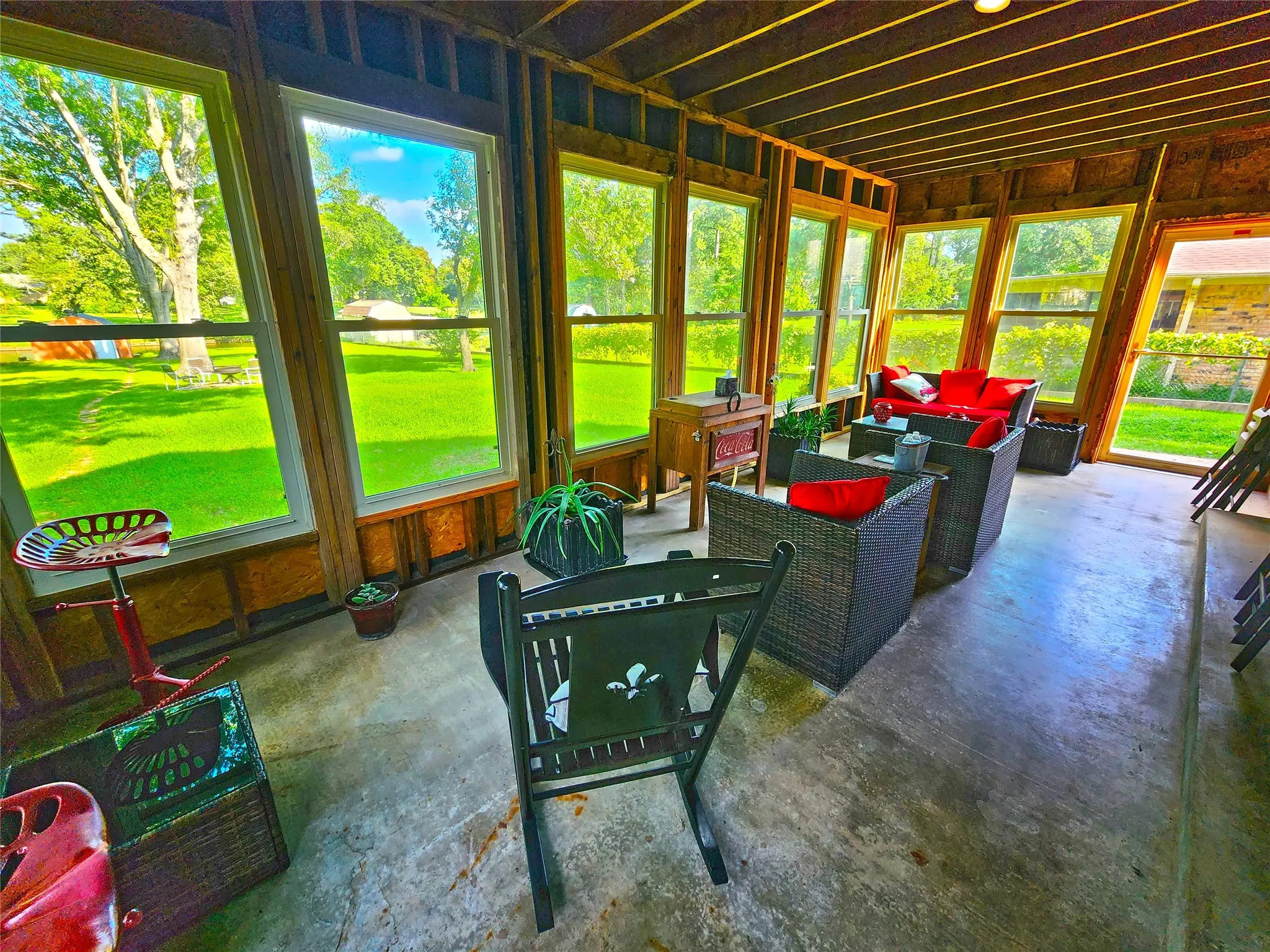 Single Family Residence For Sale in Henderson County , 542 Wildewood Drive, Chandler, Texas 75758, 3 Bedrooms, 2 Bathrooms, Garage spaces, 2,100 Sqft, built in 1977, Price $495,000, mls#21256590, Real Estate Agent in Chandler, Homes For Sale in Henderson county, Homes For Sale in Chandler, Realtor in Chandler Texas, Real Estate Brokerage Independent Realty Texas, Luminita Cordes Realtor