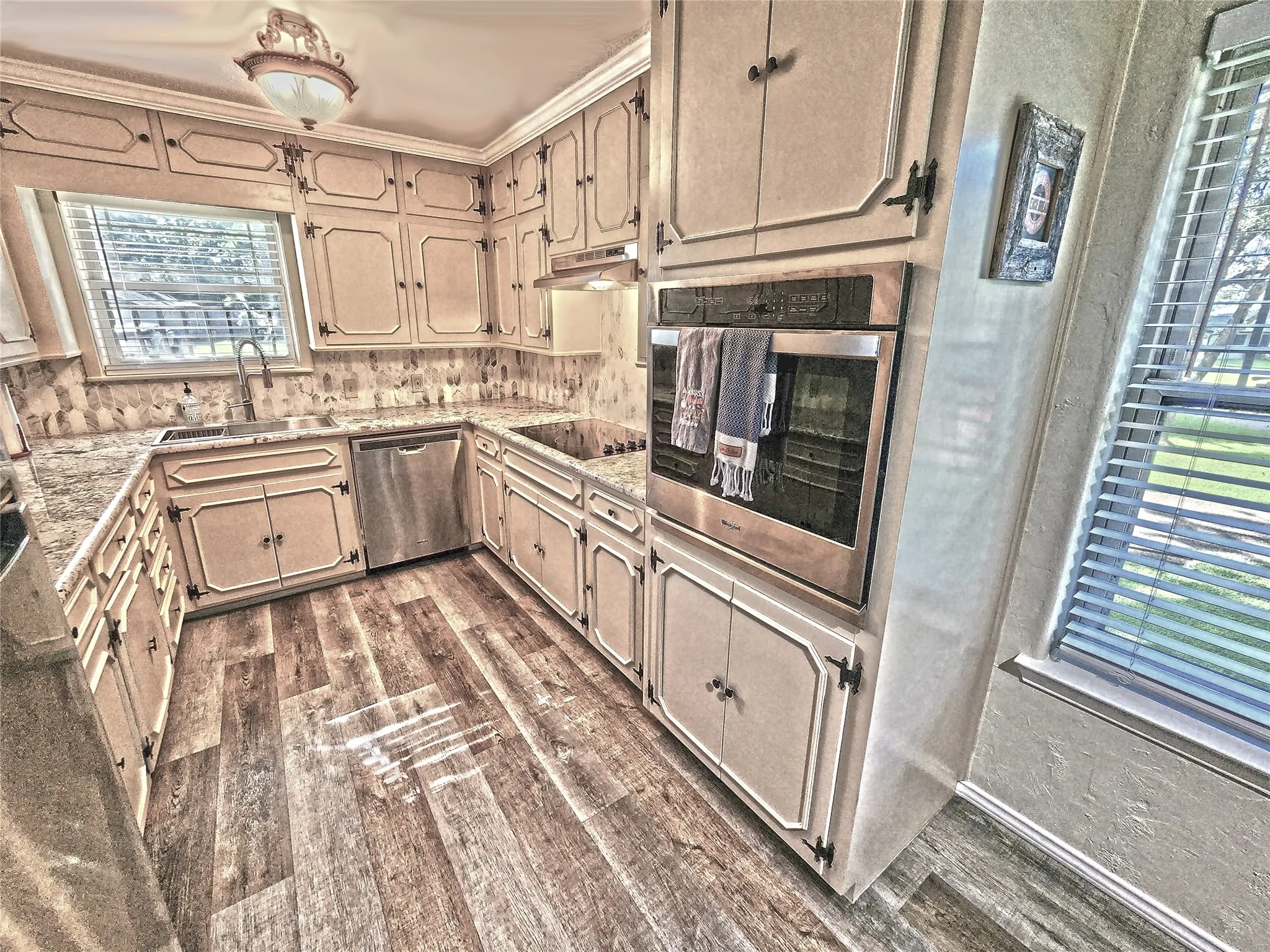 Single Family Residence For Sale in Henderson County , 542 Wildewood Drive, Chandler, Texas 75758, 3 Bedrooms, 2 Bathrooms, Garage spaces, 2,100 Sqft, built in 1977, Price $495,000, mls#21256590, Real Estate Agent in Chandler, Homes For Sale in Henderson county, Homes For Sale in Chandler, Realtor in Chandler Texas, Real Estate Brokerage Independent Realty Texas, Luminita Cordes Realtor