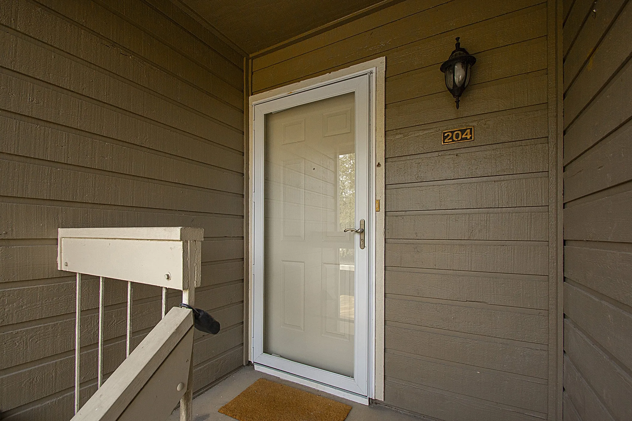 Condominium For Sale in Tarrant County , 1104 Riverchase Lane 204, Arlington, Texas 76011, 2 Bedroom, 2 Bathroom, Garage spaces, 939 Sqft, built in 1983, mls#21258171, Real Estate Agent in Arlington, Homes For Sale in Tarrant county, Homes For Sale in Arlington, Realtor in Arlington Texas, Real Estate Brokerage Independent Realty Texas, Luminita Cordes Realtor