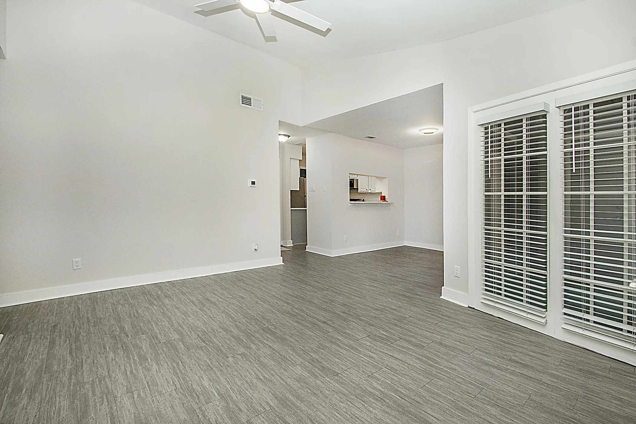 Condominium For Sale in Tarrant County , 1104 Riverchase Lane 204, Arlington, Texas 76011, 2 Bedroom, 2 Bathroom, Garage spaces, 939 Sqft, built in 1983, mls#21258171, Real Estate Agent in Arlington, Homes For Sale in Tarrant county, Homes For Sale in Arlington, Realtor in Arlington Texas, Real Estate Brokerage Independent Realty Texas, Luminita Cordes Realtor