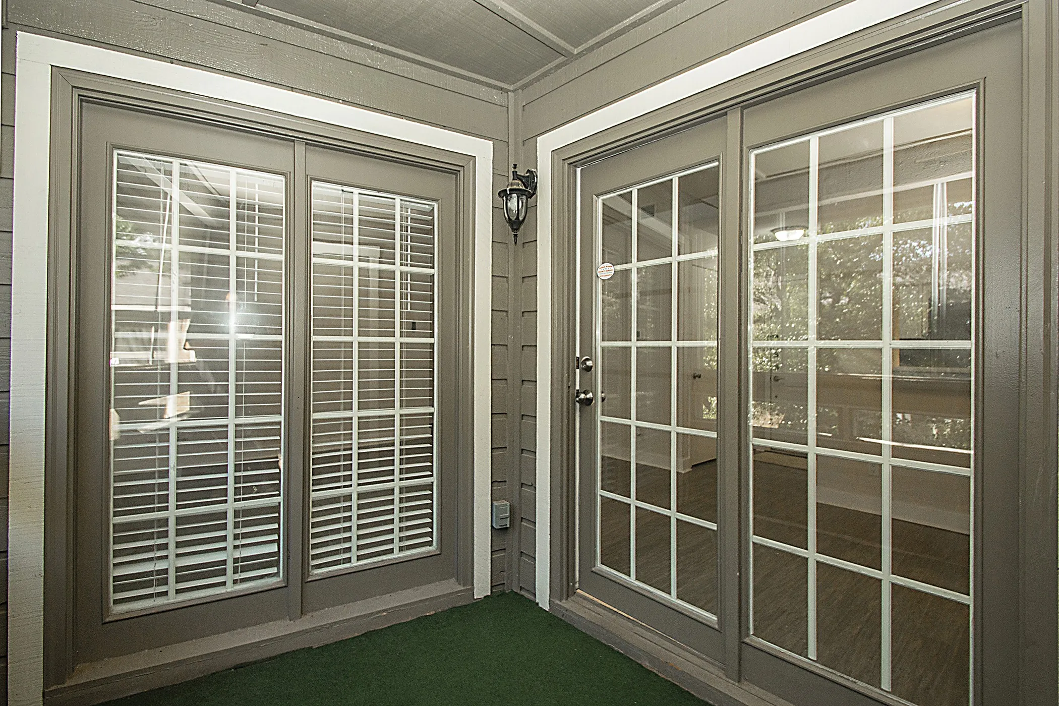 Enclosed sun room