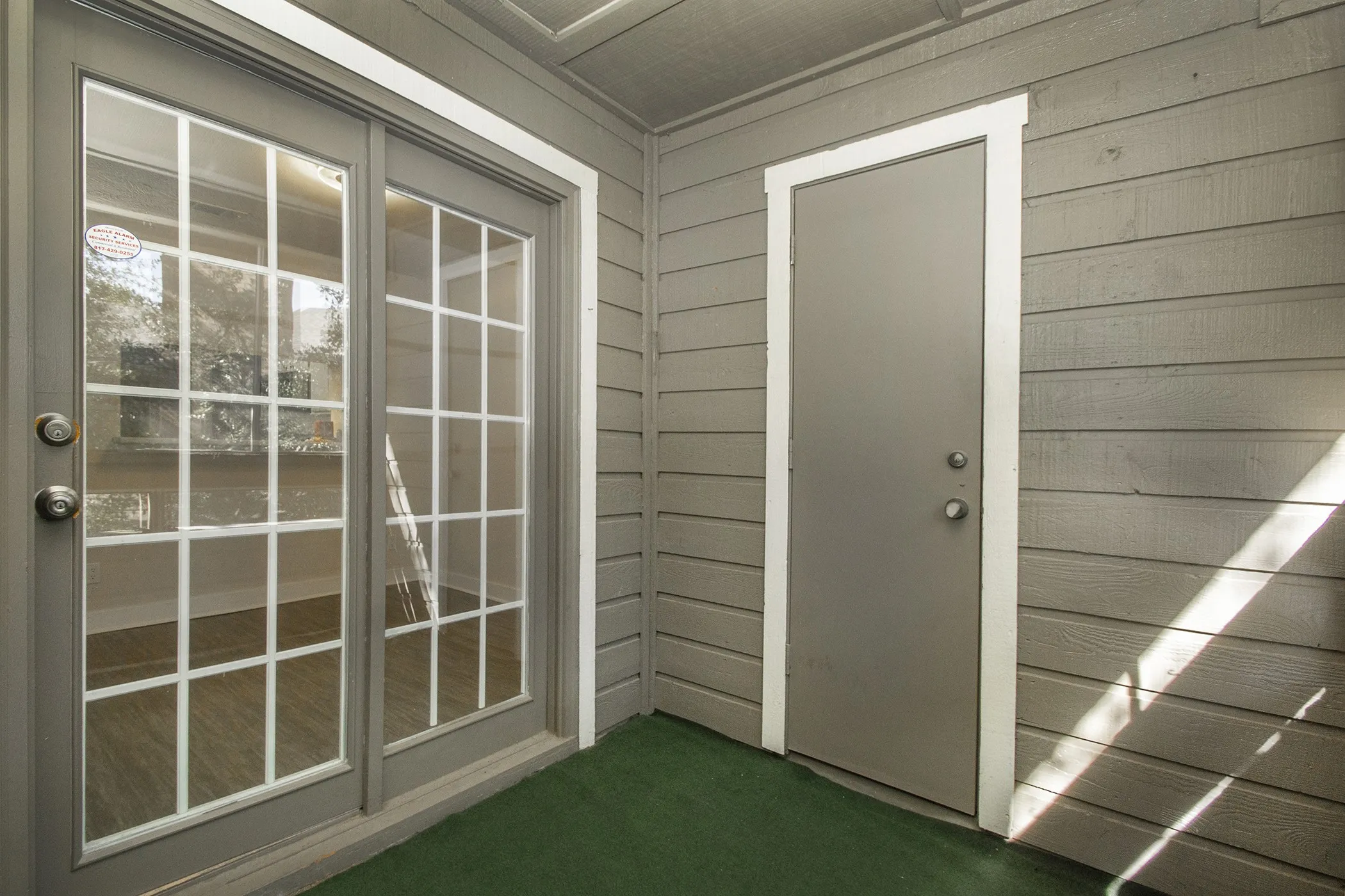 Condominium For Sale in Tarrant County , 1104 Riverchase Lane 204, Arlington, Texas 76011, 2 Bedroom, 2 Bathroom, Garage spaces, 939 Sqft, built in 1983, mls#21258171, Real Estate Agent in Arlington, Homes For Sale in Tarrant county, Homes For Sale in Arlington, Realtor in Arlington Texas, Real Estate Brokerage Independent Realty Texas, Luminita Cordes Realtor