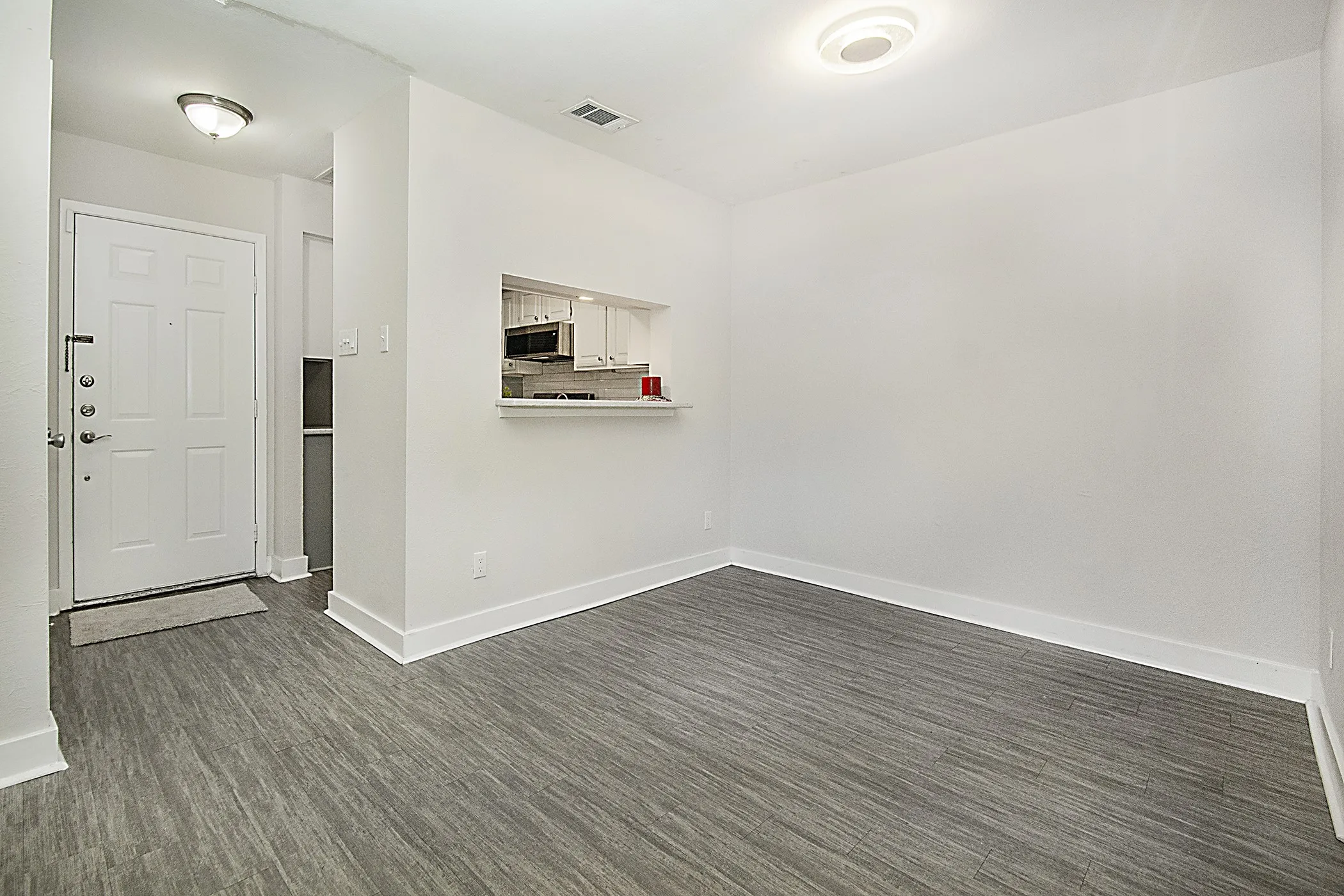 Condominium For Sale in Tarrant County , 1104 Riverchase Lane 204, Arlington, Texas 76011, 2 Bedroom, 2 Bathroom, Garage spaces, 939 Sqft, built in 1983, mls#21258171, Real Estate Agent in Arlington, Homes For Sale in Tarrant county, Homes For Sale in Arlington, Realtor in Arlington Texas, Real Estate Brokerage Independent Realty Texas, Luminita Cordes Realtor