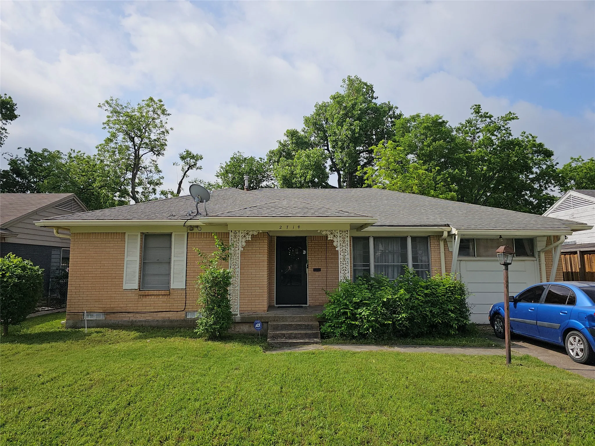 Single Family Residence For Sale in Dallas County , 2714 Crest Ridge Drive, Dallas, Texas 75228, 3 Bedrooms, 2 Bathrooms, Garage spaces, 1,590 Sqft, built in 1954, Price $249,900, mls#21258169, Real Estate Agent in Dallas, Homes For Sale in Dallas county, Homes For Sale in Dallas, Realtor in Dallas Texas, Real Estate Brokerage Independent Realty Texas, Luminita Cordes Realtor