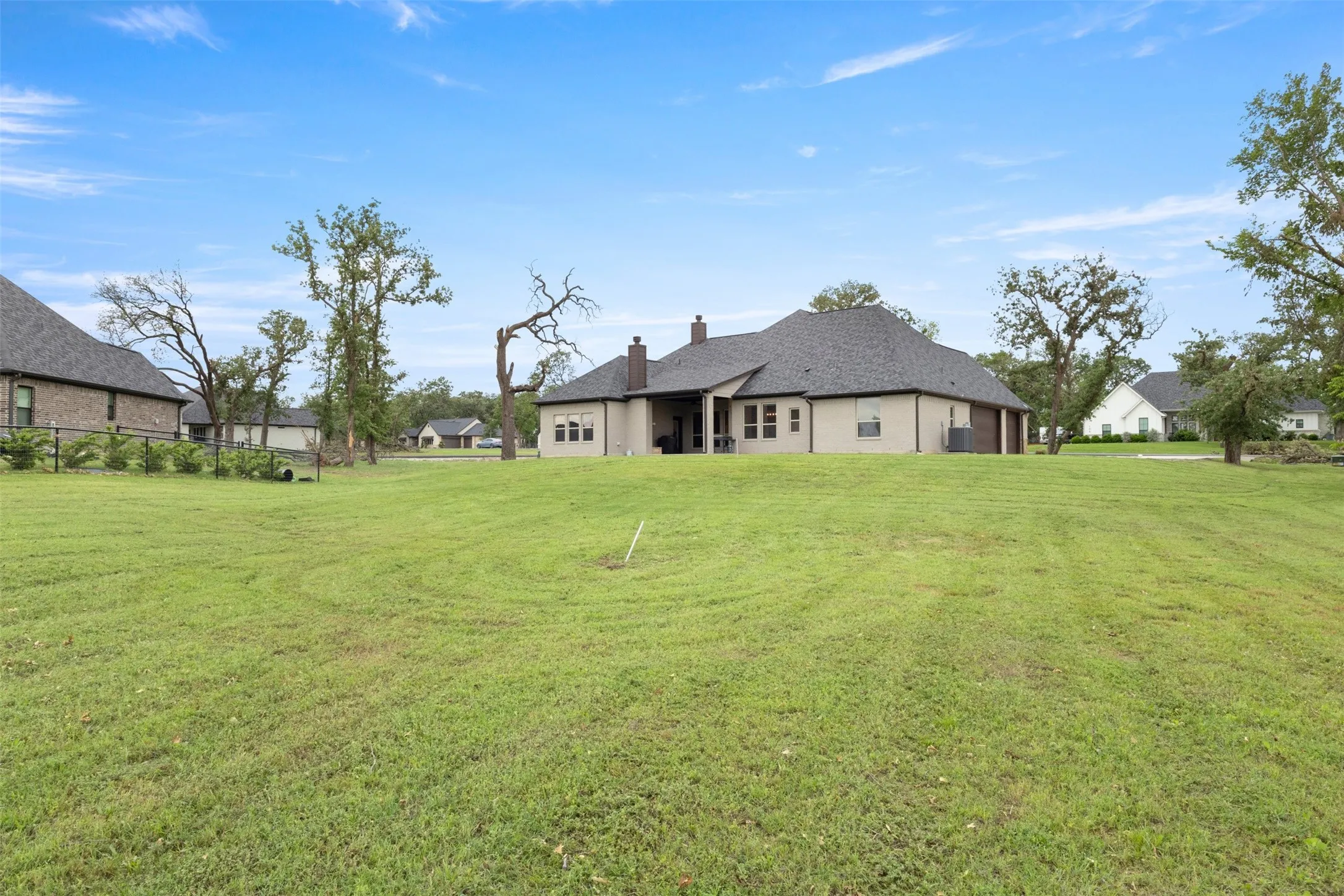 Single Family Residence For Sale in Parker County , 105 Clayton Crossing, Springtown, Texas 76082, 4 Bedroom, 3 Bathroom, 3 Garage spaces, 2,786 Sqft, built in 2022, mls#21250872, Real Estate Agent in Springtown, Homes For Sale in Parker county, Homes For Sale in Springtown, Realtor in Springtown Texas, Real Estate Brokerage Independent Realty Texas, Luminita Cordes Realtor