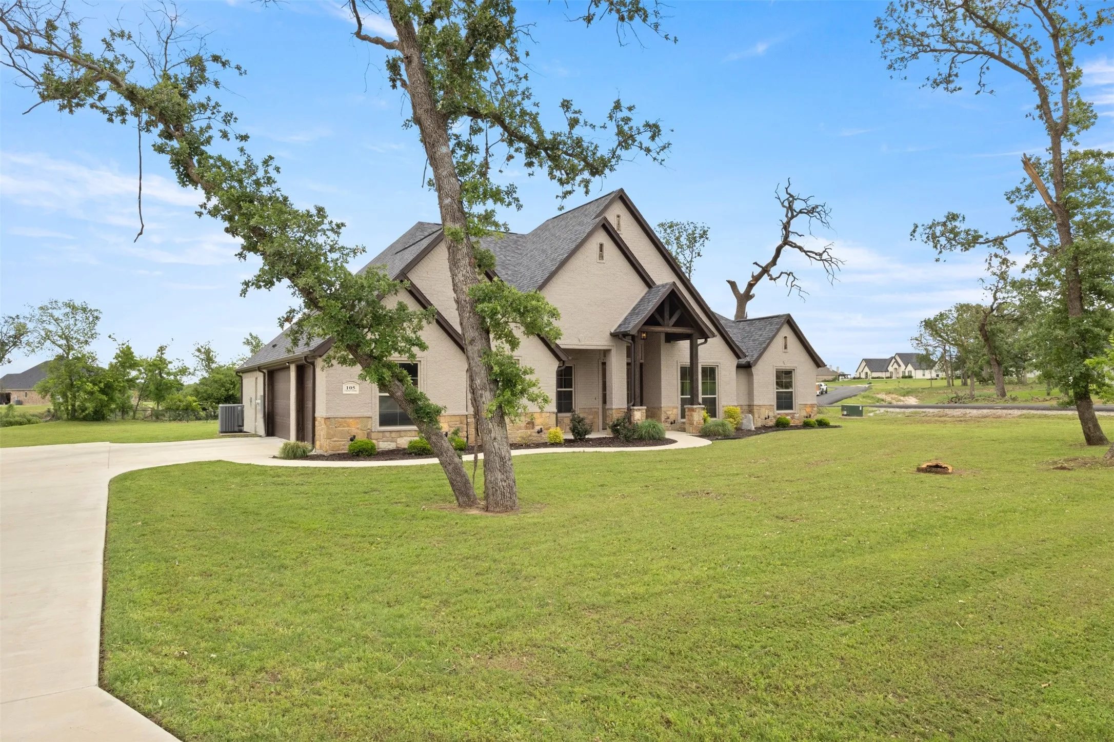 Single Family Residence For Sale in Parker County , 105 Clayton Crossing, Springtown, Texas 76082, 4 Bedroom, 3 Bathroom, 3 Garage spaces, 2,786 Sqft, built in 2022, mls#21250872, Real Estate Agent in Springtown, Homes For Sale in Parker county, Homes For Sale in Springtown, Realtor in Springtown Texas, Real Estate Brokerage Independent Realty Texas, Luminita Cordes Realtor