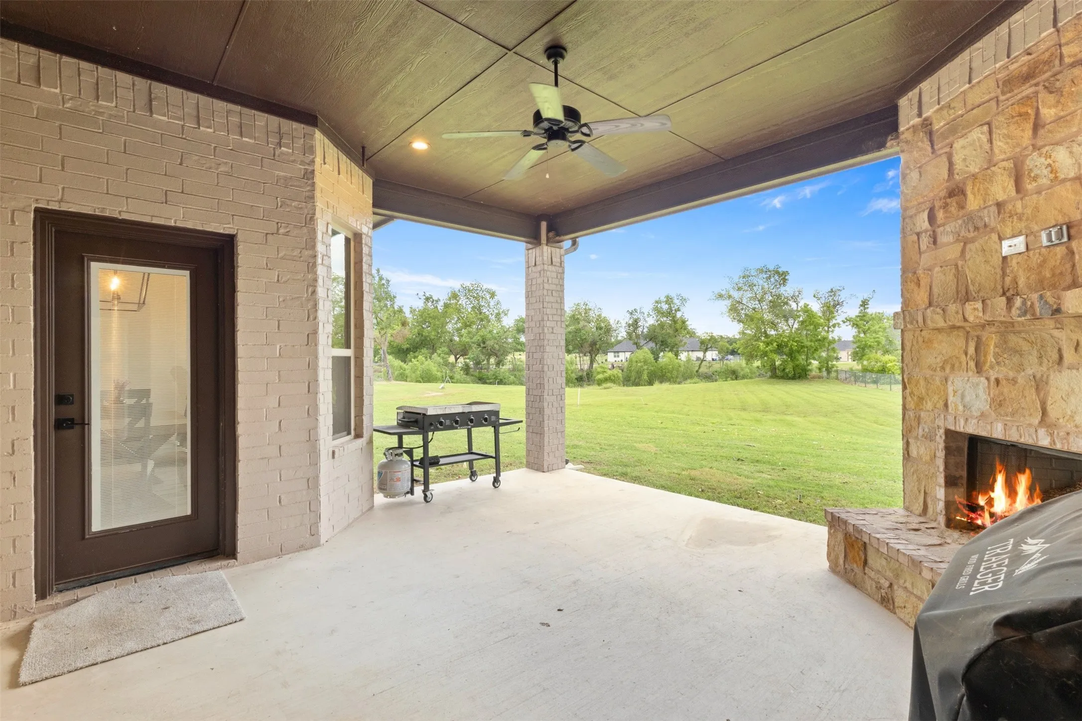Single Family Residence For Sale in Parker County , 105 Clayton Crossing, Springtown, Texas 76082, 4 Bedroom, 3 Bathroom, 3 Garage spaces, 2,786 Sqft, built in 2022, mls#21250872, Real Estate Agent in Springtown, Homes For Sale in Parker county, Homes For Sale in Springtown, Realtor in Springtown Texas, Real Estate Brokerage Independent Realty Texas, Luminita Cordes Realtor