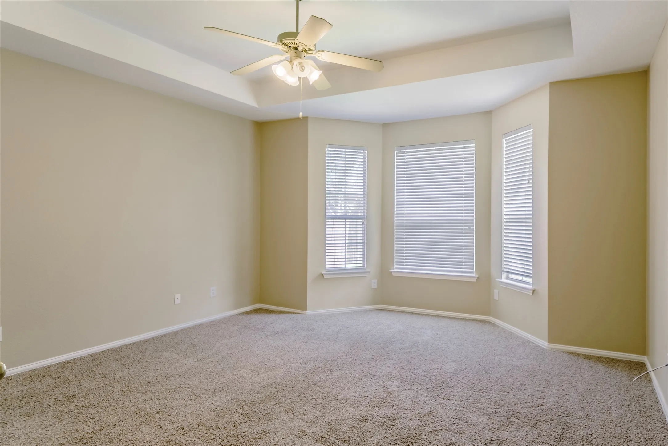 Single Family Residence For Sale in Tarrant County , 1211 Limestone Creek Drive, Keller, Texas 76248, 5 Bedroom, 3 Bathroom, 2 Garage spaces, 2,773 Sqft, built in 1999, Preowned, mls#21258055, Real Estate Agent in Keller, Homes For Sale in Tarrant county, Homes For Sale in Keller, Realtor in Keller Texas, Real Estate Brokerage Independent Realty Texas, Luminita Cordes Realtor