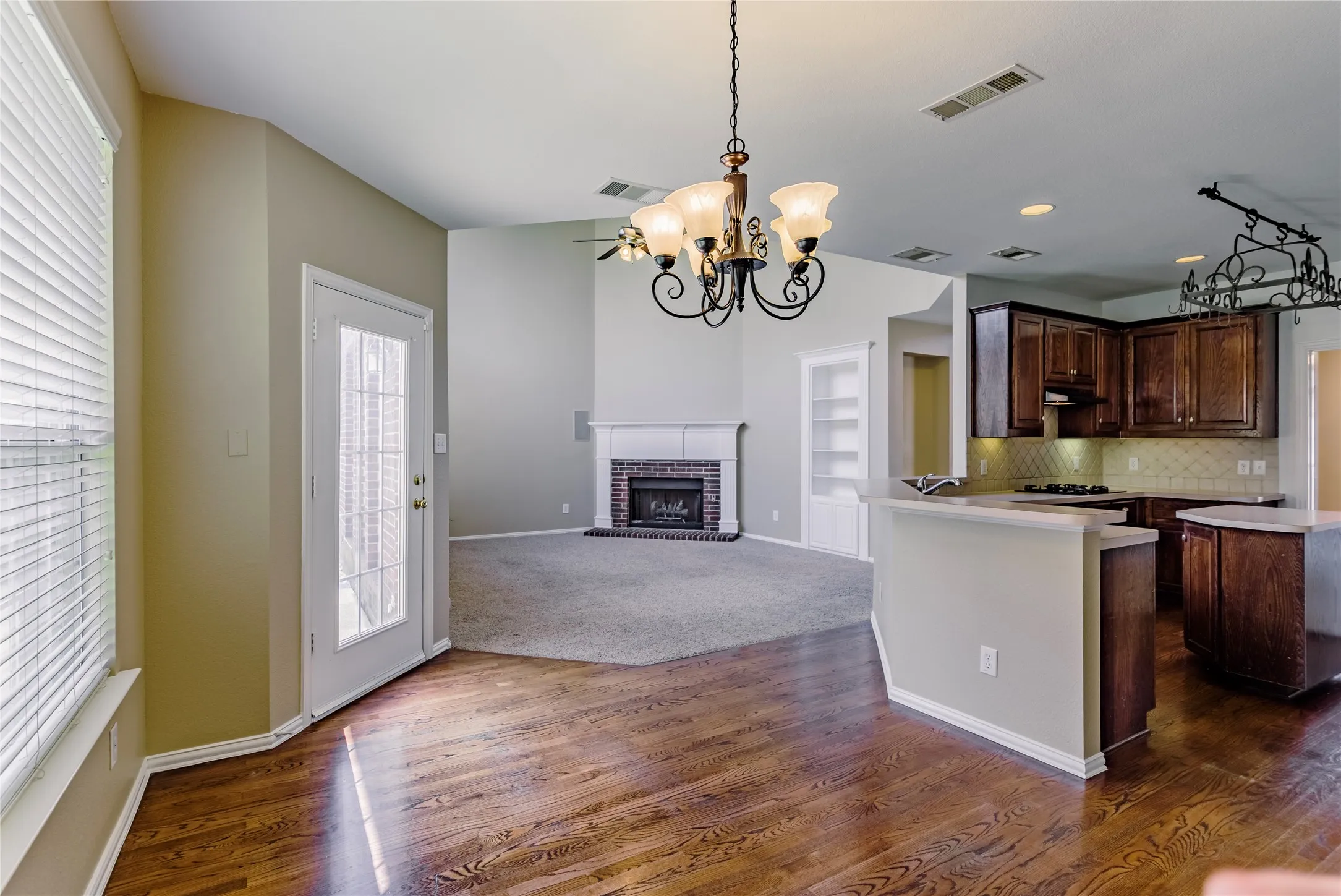 Single Family Residence For Sale in Tarrant County , 1211 Limestone Creek Drive, Keller, Texas 76248, 5 Bedroom, 3 Bathroom, 2 Garage spaces, 2,773 Sqft, built in 1999, Preowned, mls#21258055, Real Estate Agent in Keller, Homes For Sale in Tarrant county, Homes For Sale in Keller, Realtor in Keller Texas, Real Estate Brokerage Independent Realty Texas, Luminita Cordes Realtor