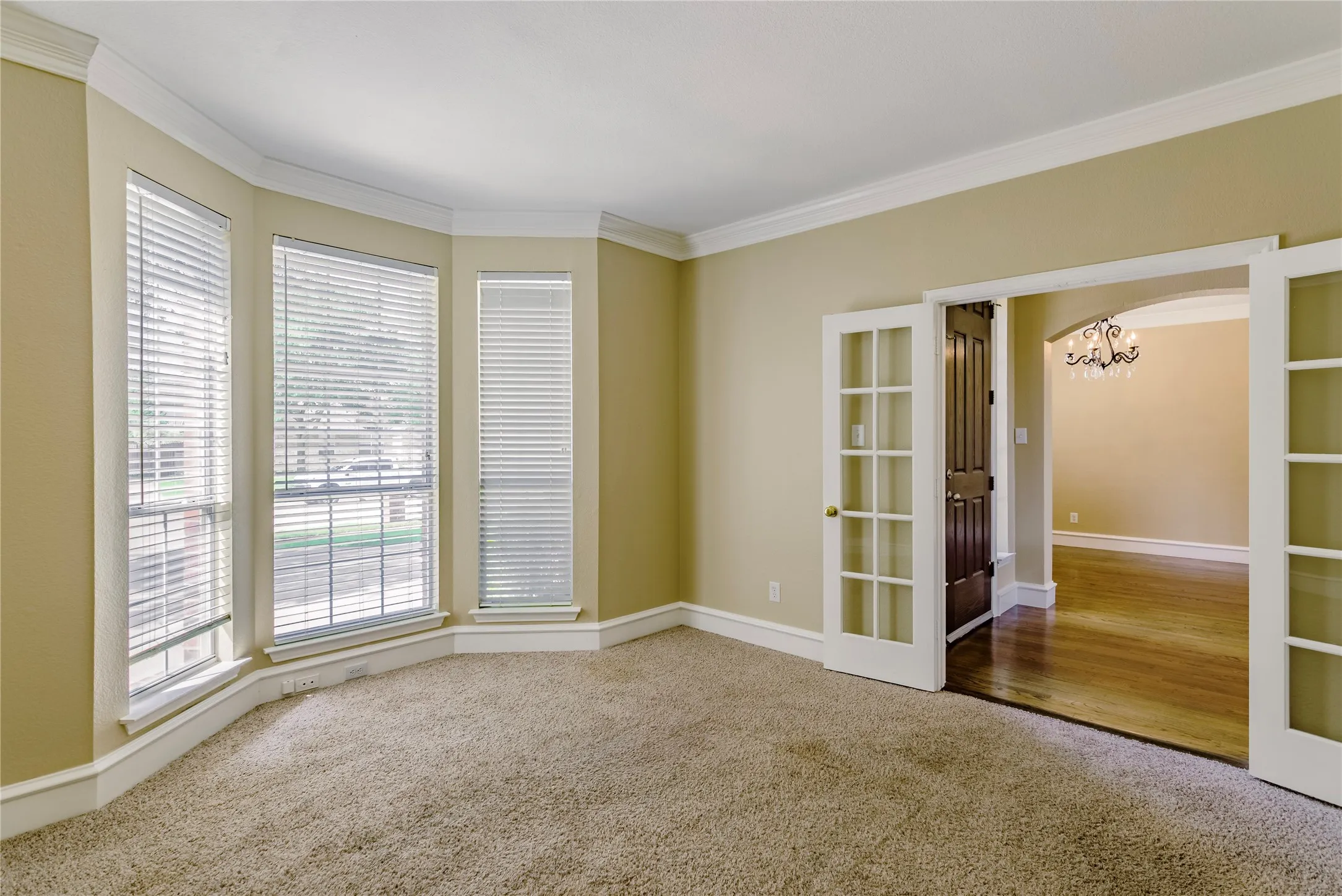 Single Family Residence For Sale in Tarrant County , 1211 Limestone Creek Drive, Keller, Texas 76248, 5 Bedroom, 3 Bathroom, 2 Garage spaces, 2,773 Sqft, built in 1999, Preowned, mls#21258055, Real Estate Agent in Keller, Homes For Sale in Tarrant county, Homes For Sale in Keller, Realtor in Keller Texas, Real Estate Brokerage Independent Realty Texas, Luminita Cordes Realtor