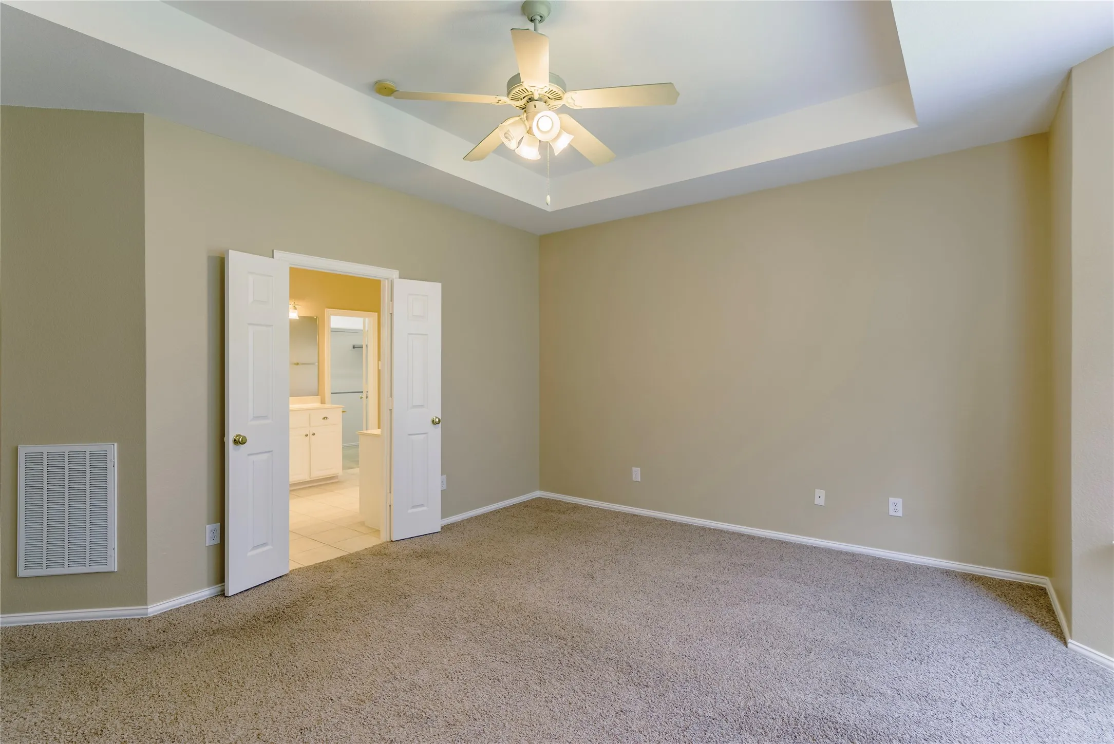 Single Family Residence For Sale in Tarrant County , 1211 Limestone Creek Drive, Keller, Texas 76248, 5 Bedroom, 3 Bathroom, 2 Garage spaces, 2,773 Sqft, built in 1999, Preowned, mls#21258055, Real Estate Agent in Keller, Homes For Sale in Tarrant county, Homes For Sale in Keller, Realtor in Keller Texas, Real Estate Brokerage Independent Realty Texas, Luminita Cordes Realtor