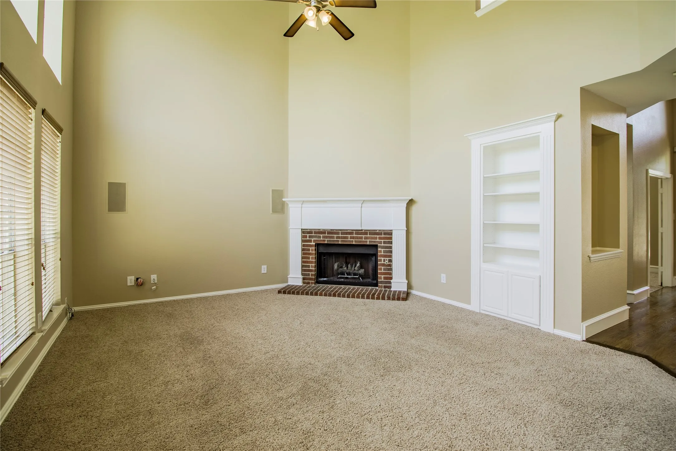 Single Family Residence For Sale in Tarrant County , 1211 Limestone Creek Drive, Keller, Texas 76248, 5 Bedroom, 3 Bathroom, 2 Garage spaces, 2,773 Sqft, built in 1999, Preowned, mls#21258055, Real Estate Agent in Keller, Homes For Sale in Tarrant county, Homes For Sale in Keller, Realtor in Keller Texas, Real Estate Brokerage Independent Realty Texas, Luminita Cordes Realtor