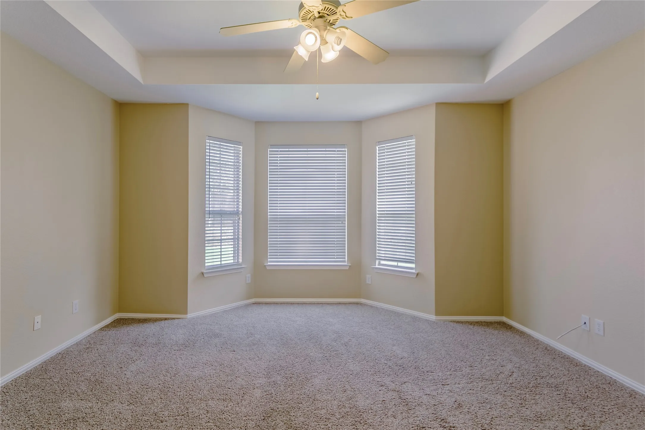 Single Family Residence For Sale in Tarrant County , 1211 Limestone Creek Drive, Keller, Texas 76248, 5 Bedroom, 3 Bathroom, 2 Garage spaces, 2,773 Sqft, built in 1999, Preowned, mls#21258055, Real Estate Agent in Keller, Homes For Sale in Tarrant county, Homes For Sale in Keller, Realtor in Keller Texas, Real Estate Brokerage Independent Realty Texas, Luminita Cordes Realtor