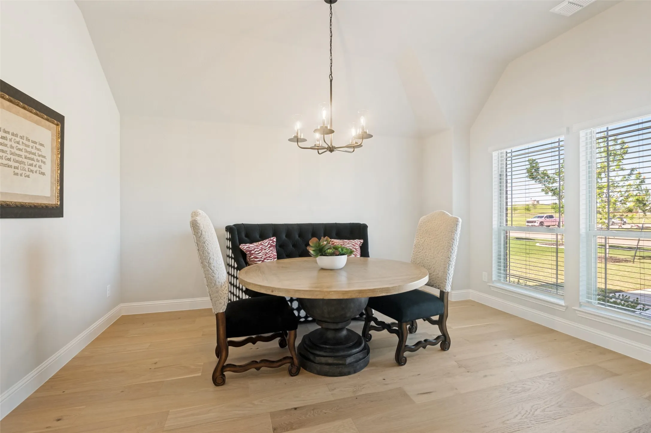 Single Family Residence For Sale in Ellis County , 206 Morning Light Lane, Waxahachie, Texas 75165, 3 Bedroom, 3 Bathroom, 2 Garage spaces, 2,301 Sqft, built in 2024, Preowned, mls#21258199, Real Estate Agent in Waxahachie, Homes For Sale in Ellis county, Homes For Sale in Waxahachie, Realtor in Waxahachie Texas, Real Estate Brokerage Independent Realty Texas, Luminita Cordes Realtor