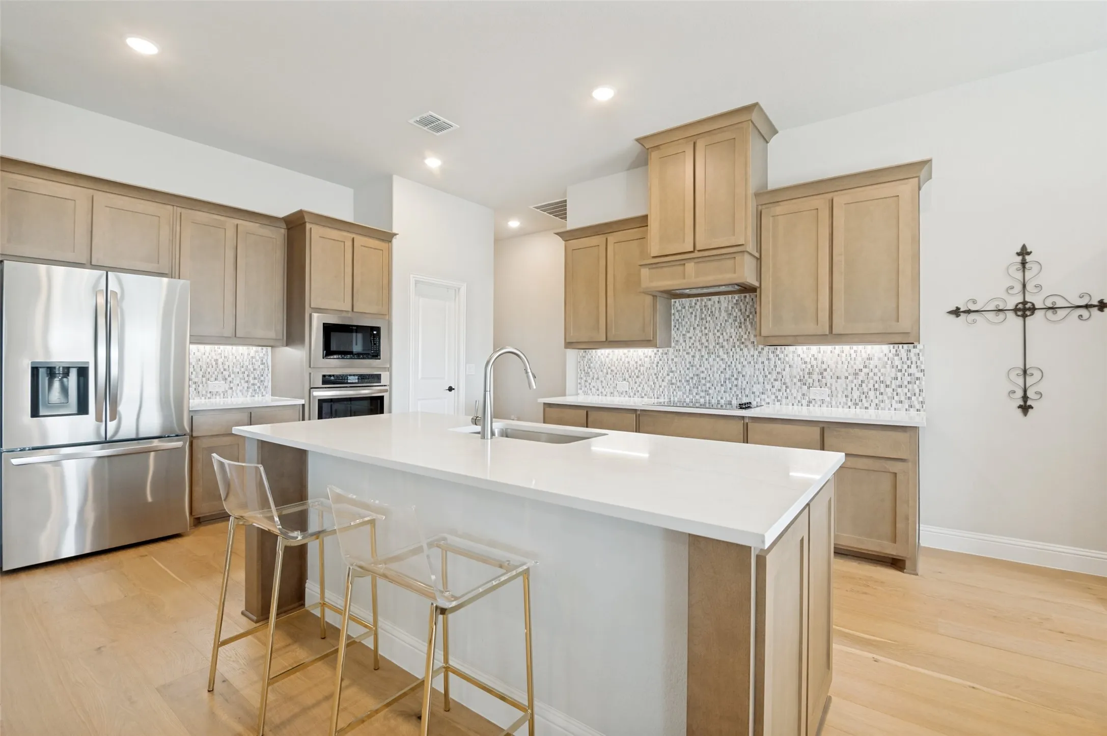 Single Family Residence For Sale in Ellis County , 206 Morning Light Lane, Waxahachie, Texas 75165, 3 Bedroom, 3 Bathroom, 2 Garage spaces, 2,301 Sqft, built in 2024, Preowned, mls#21258199, Real Estate Agent in Waxahachie, Homes For Sale in Ellis county, Homes For Sale in Waxahachie, Realtor in Waxahachie Texas, Real Estate Brokerage Independent Realty Texas, Luminita Cordes Realtor