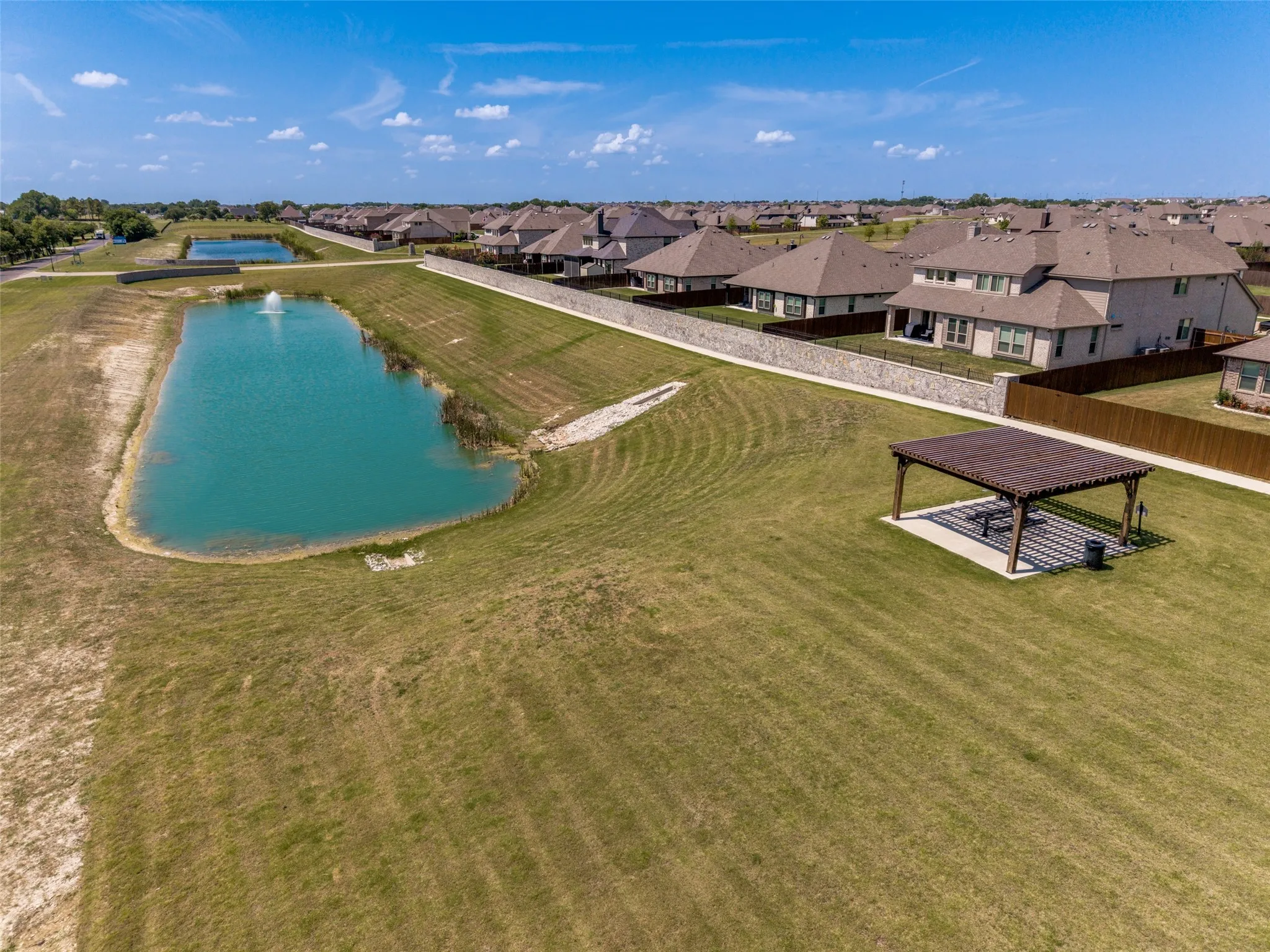 Single Family Residence For Sale in Ellis County , 206 Morning Light Lane, Waxahachie, Texas 75165, 3 Bedroom, 3 Bathroom, 2 Garage spaces, 2,301 Sqft, built in 2024, Preowned, mls#21258199, Real Estate Agent in Waxahachie, Homes For Sale in Ellis county, Homes For Sale in Waxahachie, Realtor in Waxahachie Texas, Real Estate Brokerage Independent Realty Texas, Luminita Cordes Realtor