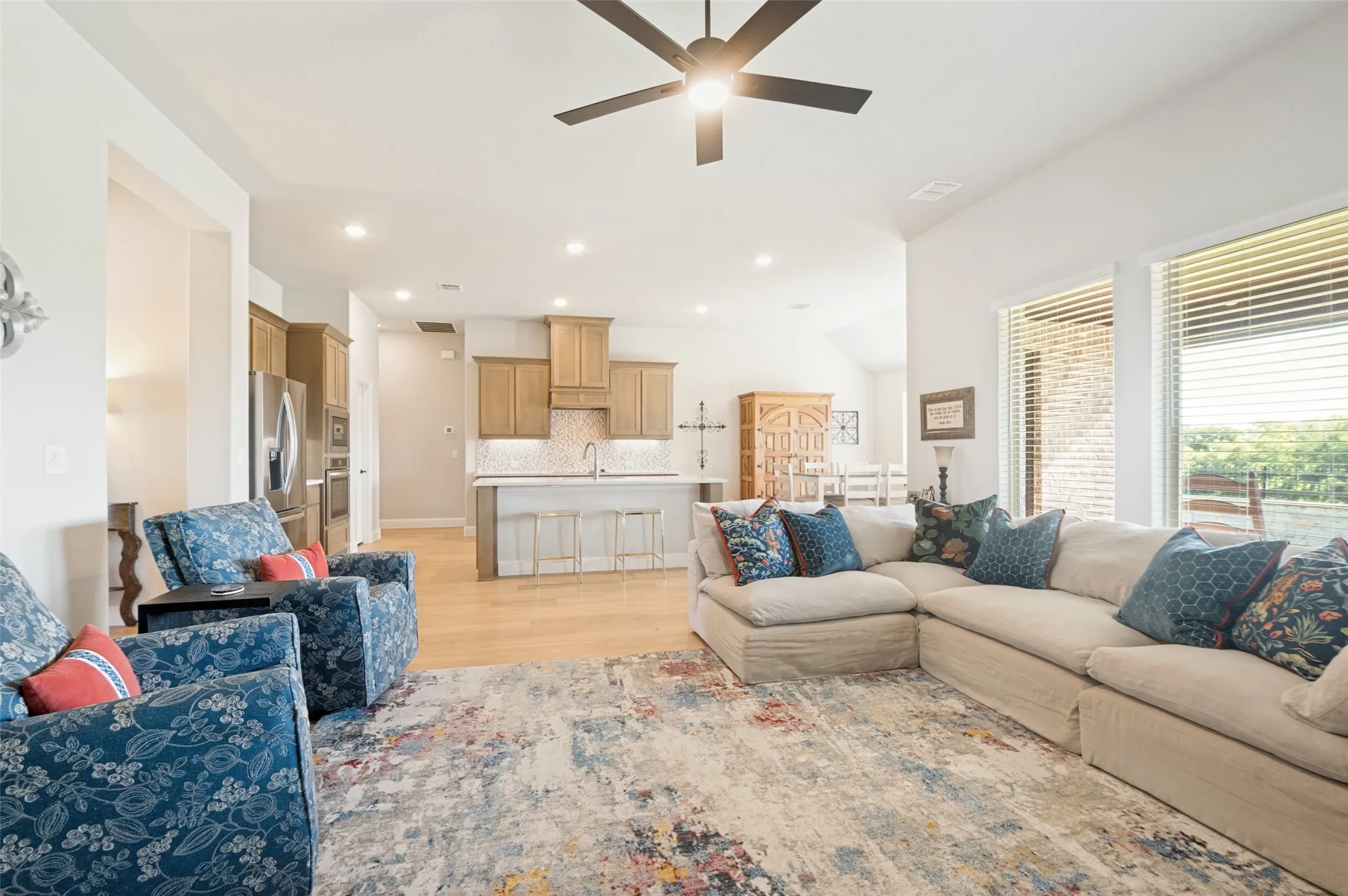 Single Family Residence For Sale in Ellis County , 206 Morning Light Lane, Waxahachie, Texas 75165, 3 Bedroom, 3 Bathroom, 2 Garage spaces, 2,301 Sqft, built in 2024, Preowned, mls#21258199, Real Estate Agent in Waxahachie, Homes For Sale in Ellis county, Homes For Sale in Waxahachie, Realtor in Waxahachie Texas, Real Estate Brokerage Independent Realty Texas, Luminita Cordes Realtor