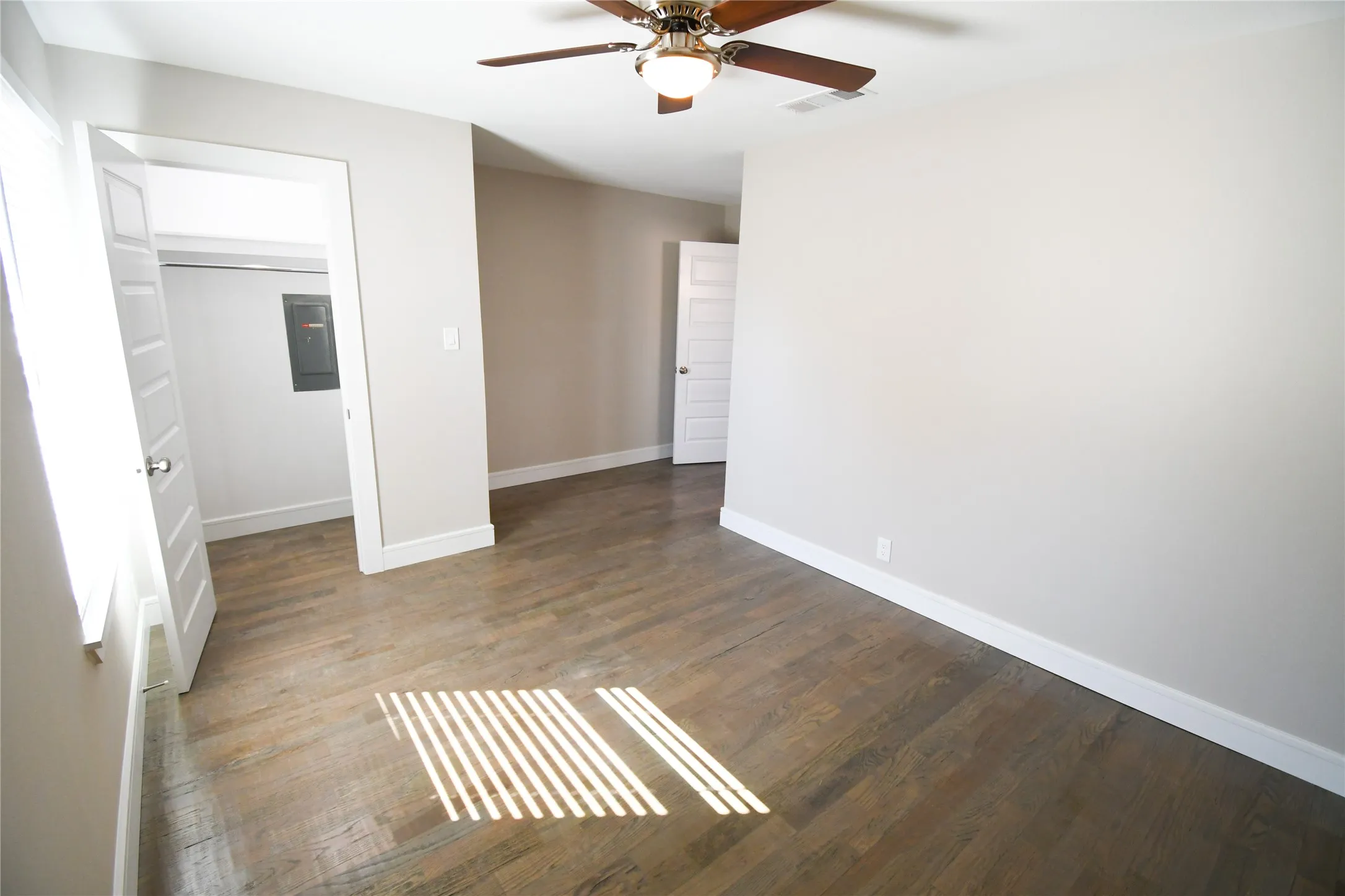 Single Family Residence For Rent in Dallas County , 1422 Addington Street, Irving, Texas 75062, 4 Bedrooms, 3 Bathrooms, 2 Garage spaces, 1,689 Sqft, built in 2022, Preowned, Price $3,100, mls#21258220, Real Estate Agent in Irving, Homes For Rent in Dallas county, Homes For Rent in Irving, Realtor in Irving Texas, Real Estate Brokerage Independent Realty Texas, Luminita Cordes Realtor