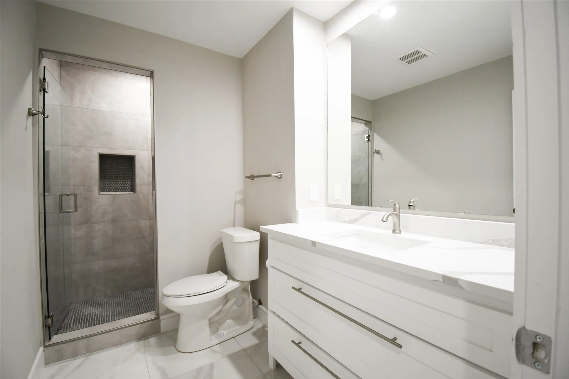 Single Family Residence For Rent in Dallas County , 1422 Addington Street, Irving, Texas 75062, 4 Bedrooms, 3 Bathrooms, 2 Garage spaces, 1,689 Sqft, built in 2022, Preowned, Price $3,100, mls#21258220, Real Estate Agent in Irving, Homes For Rent in Dallas county, Homes For Rent in Irving, Realtor in Irving Texas, Real Estate Brokerage Independent Realty Texas, Luminita Cordes Realtor